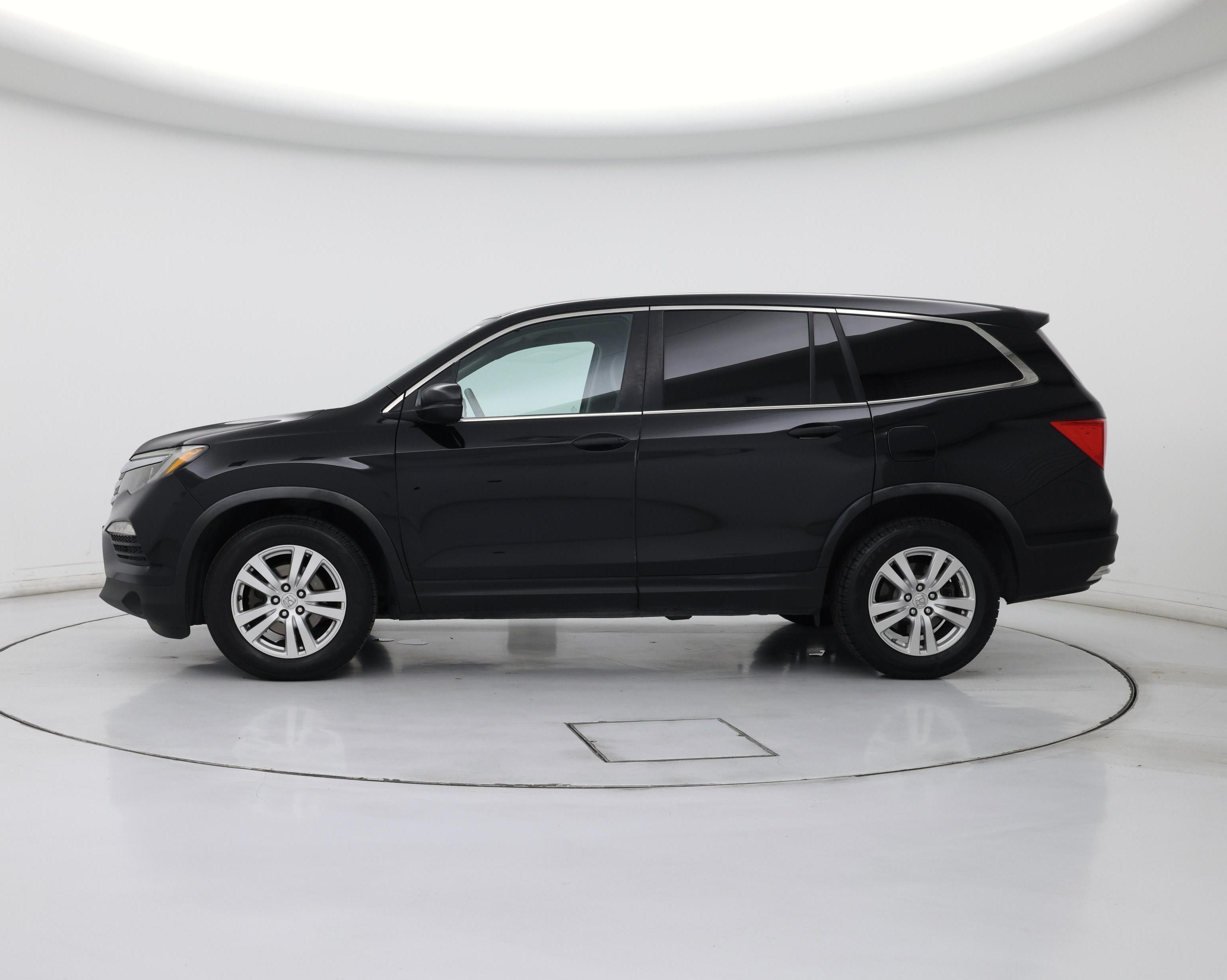 Thumbnail: 2016 Honda Pilot - 3