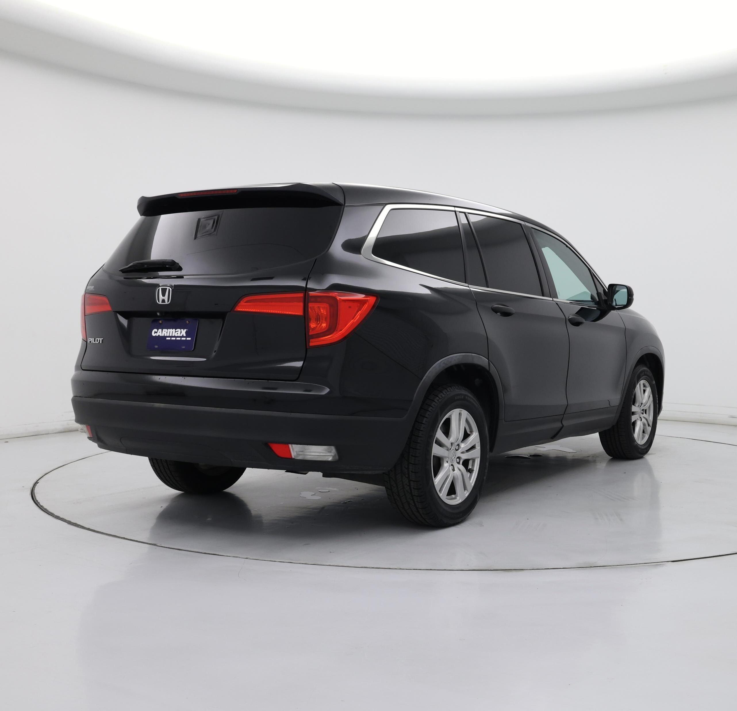 Thumbnail: 2016 Honda Pilot - 8