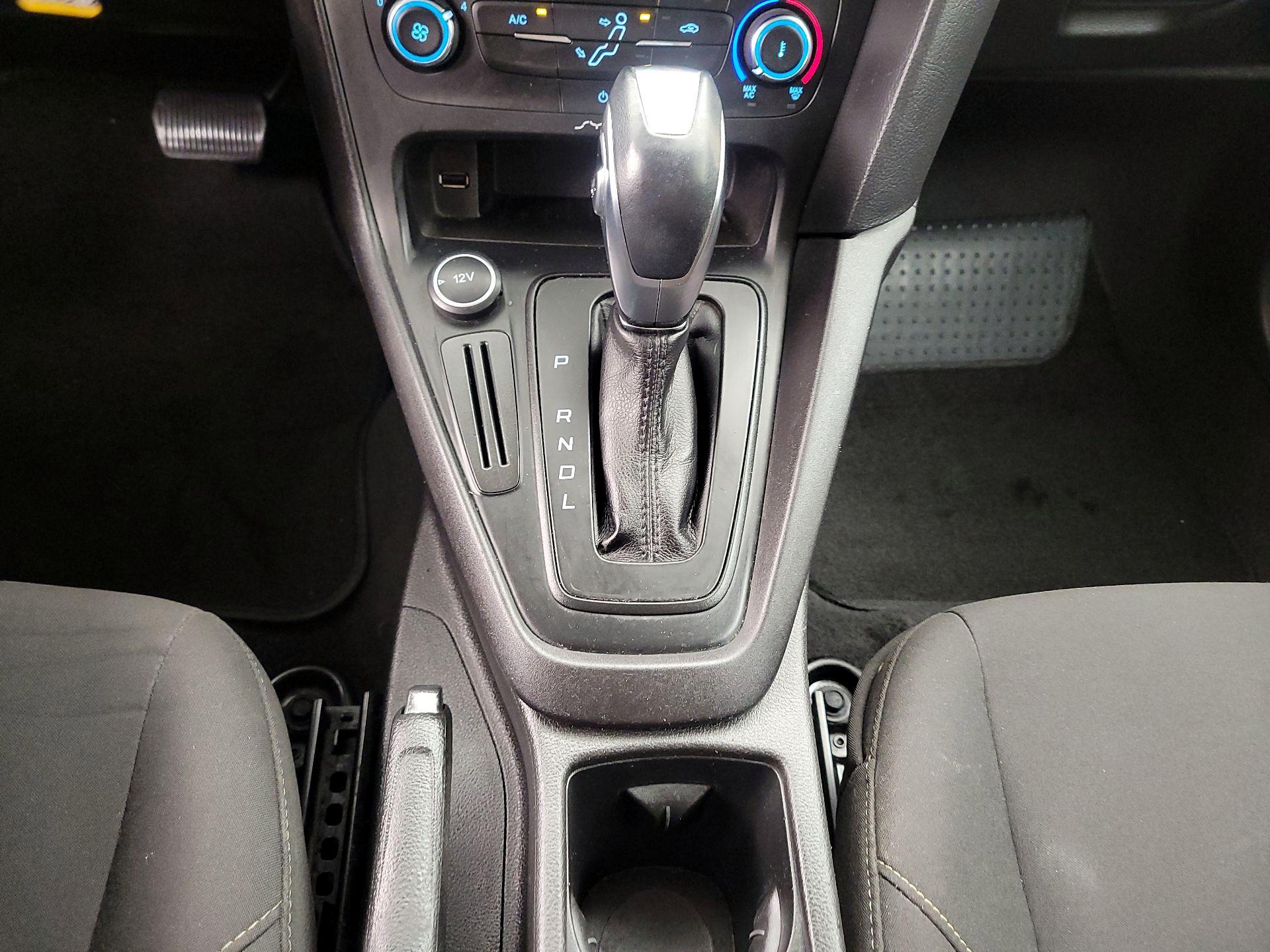 Thumbnail: 2015 Ford Focus - 17