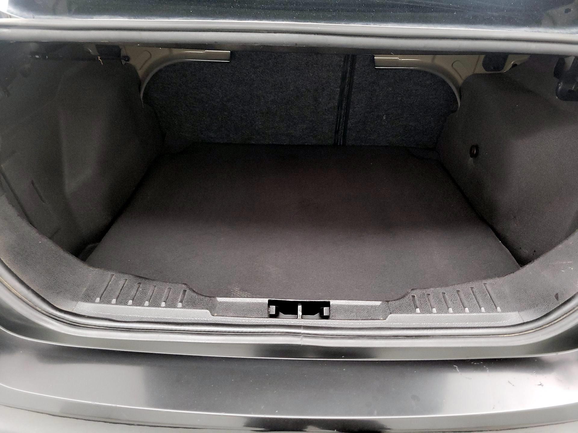 Thumbnail: 2015 Ford Focus - 20