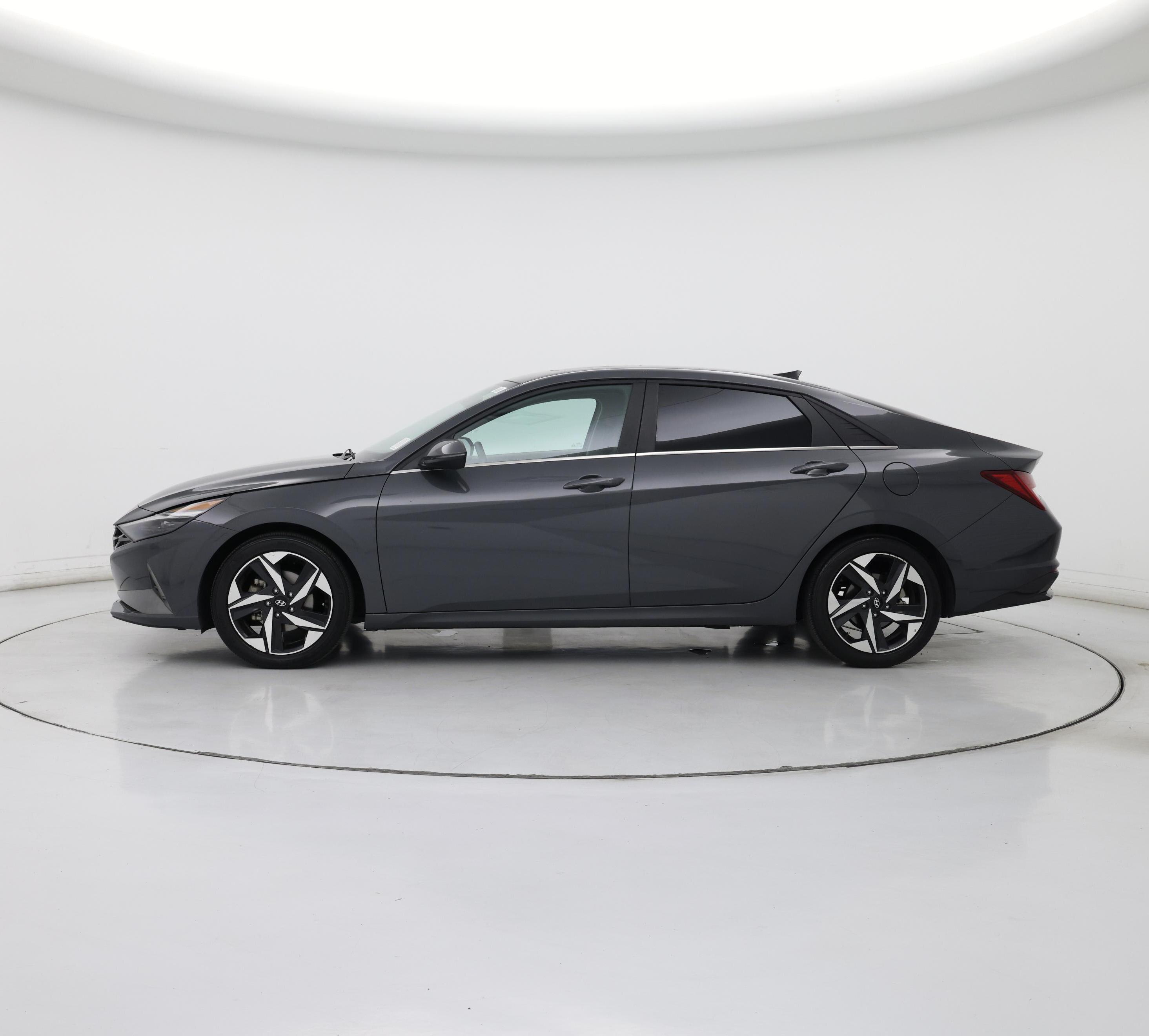 Thumbnail: 2023 Hyundai Elantra - 3