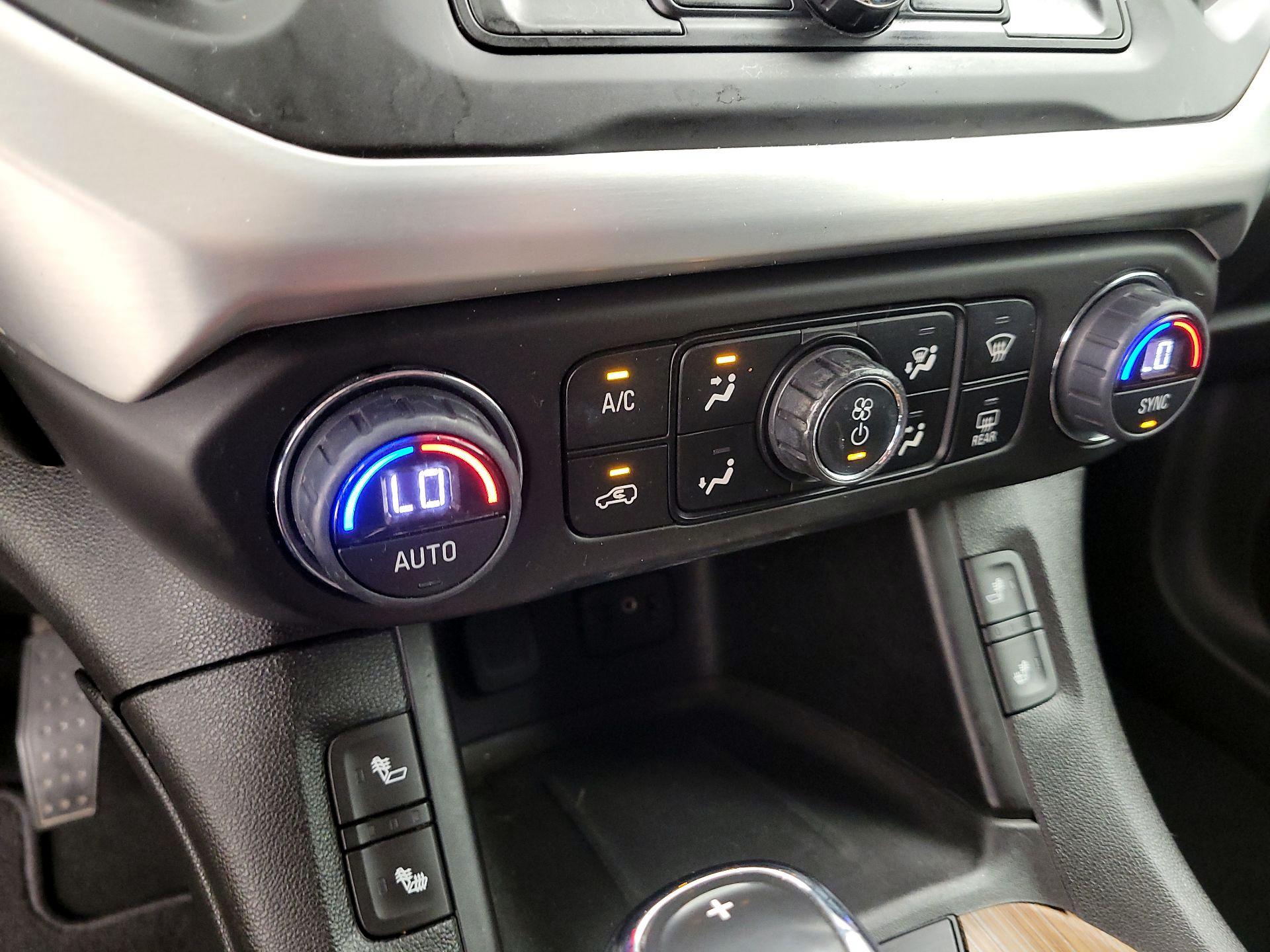 Thumbnail: 2019 GMC Acadia - 16