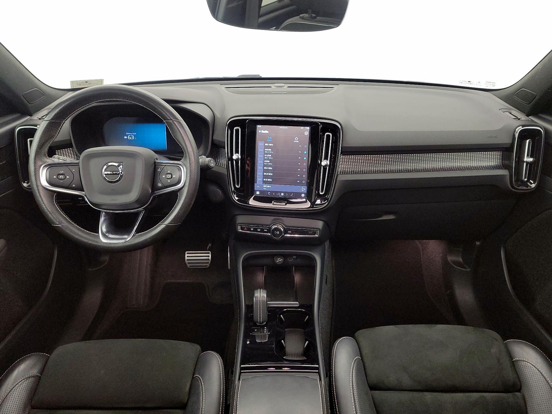 Thumbnail: 2021 Volvo XC40 - 9