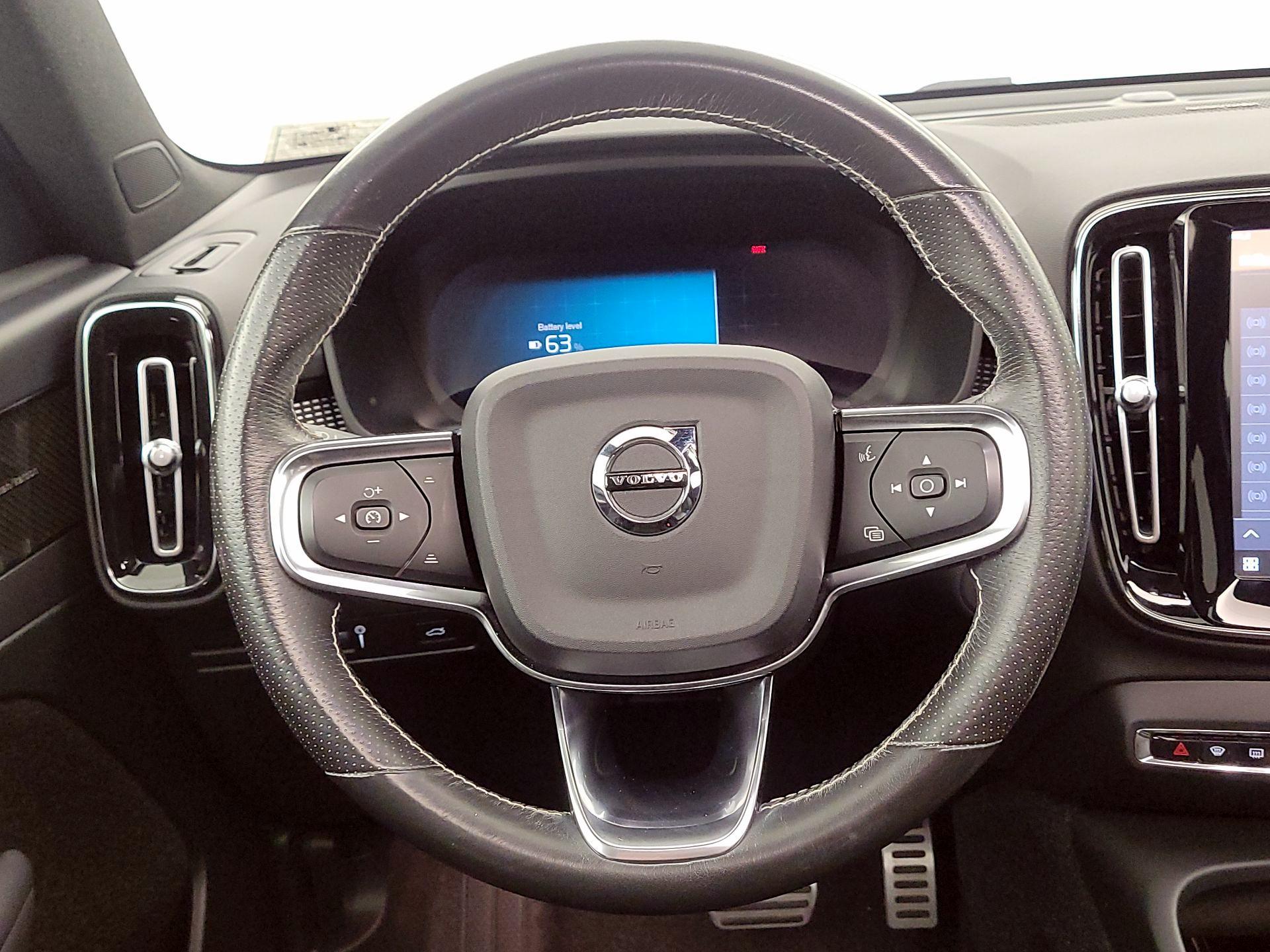 Thumbnail: 2021 Volvo XC40 - 10