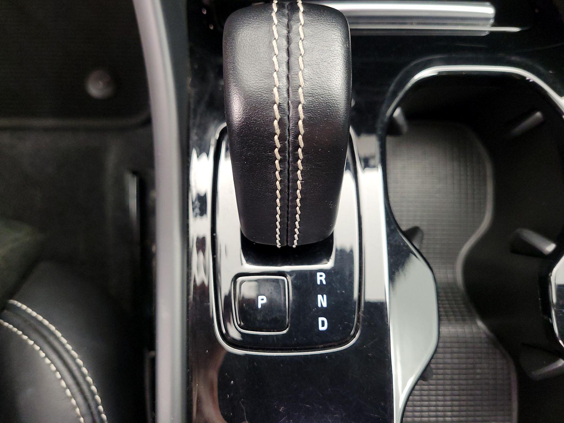 Thumbnail: 2021 Volvo XC40 - 17