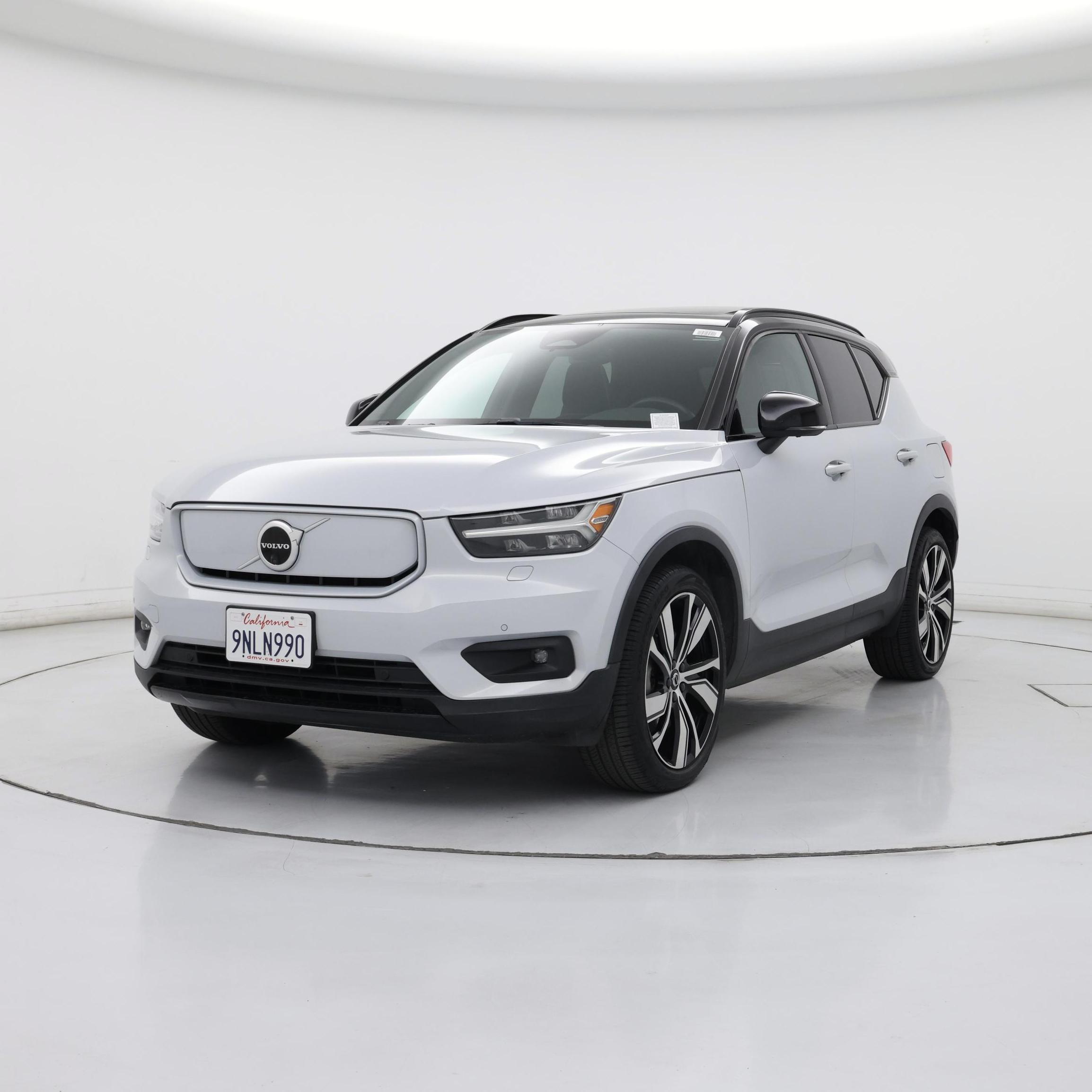 Thumbnail: 2021 Volvo XC40 - 4