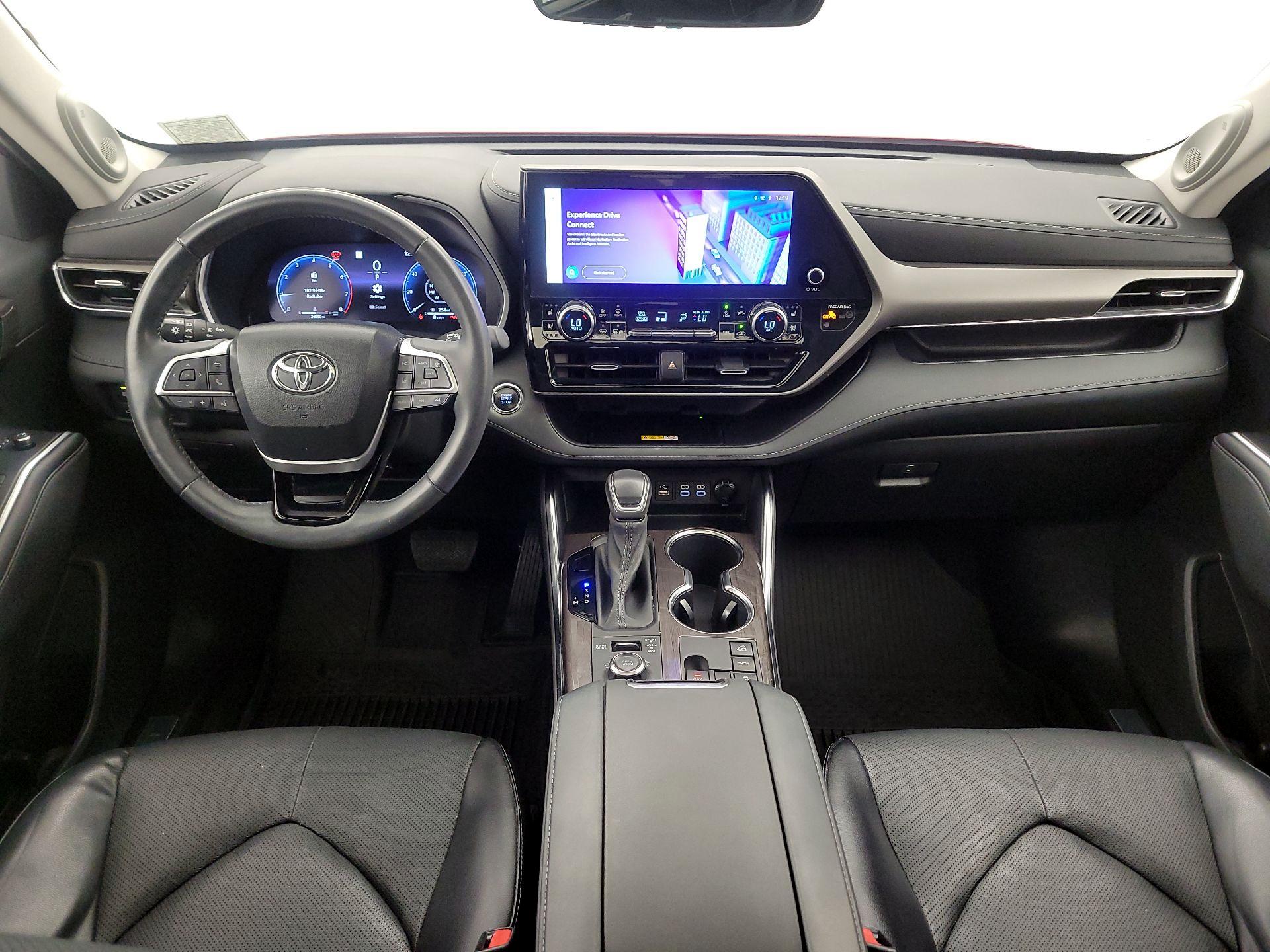 Thumbnail: 2023 Toyota Highlander - 9
