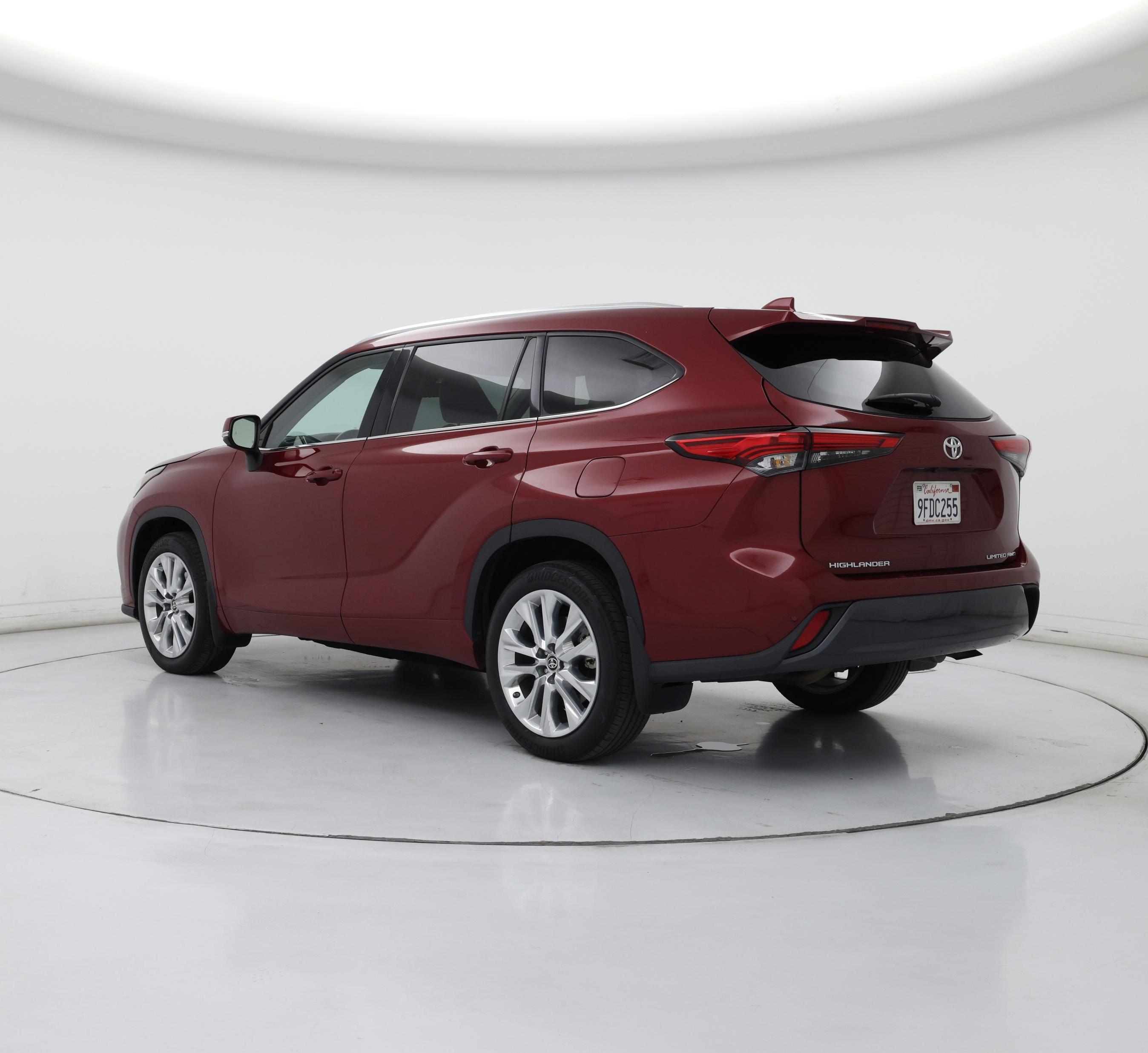 Thumbnail: 2023 Toyota Highlander - 2