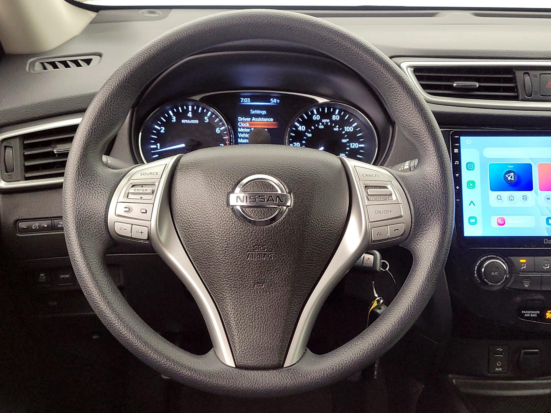 Thumbnail: 2016 Nissan Rogue - 10