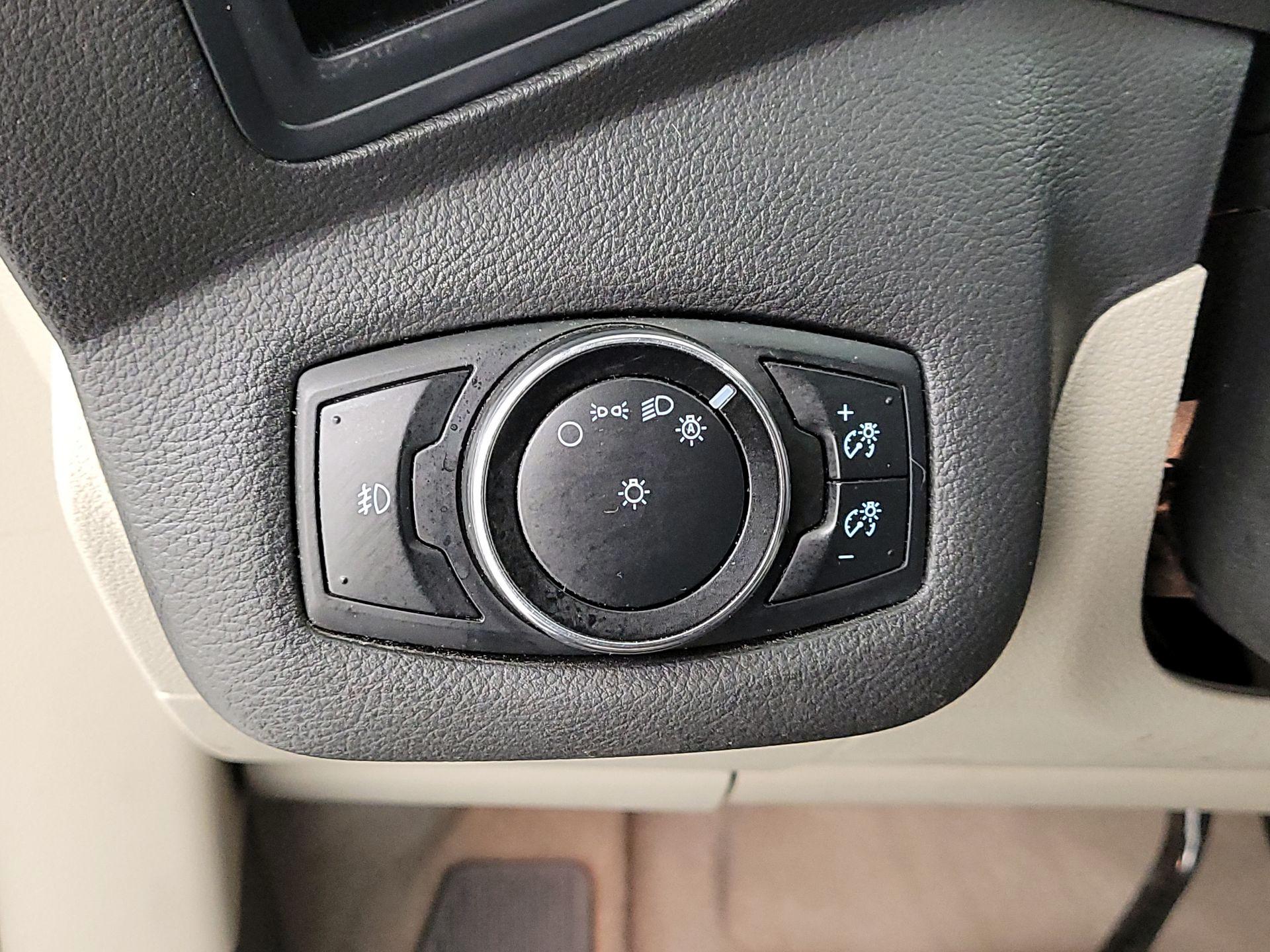Thumbnail: 2015 Ford Escape - 13