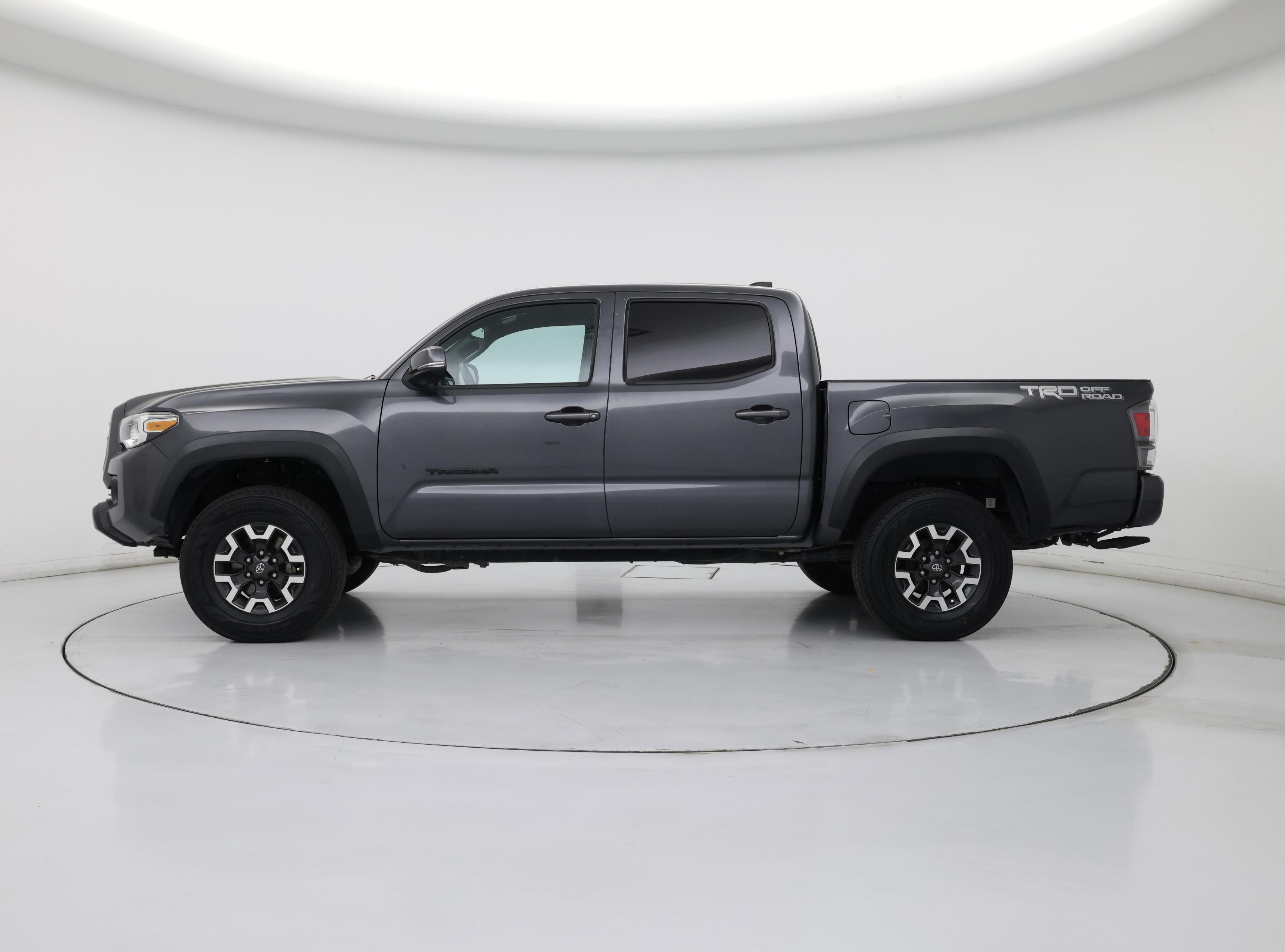 Thumbnail: 2020 Toyota Tacoma - 3