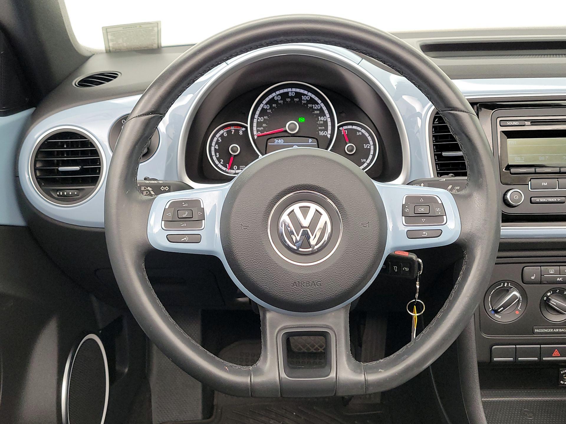 Thumbnail: 2014 Volkswagen Beetle - 10