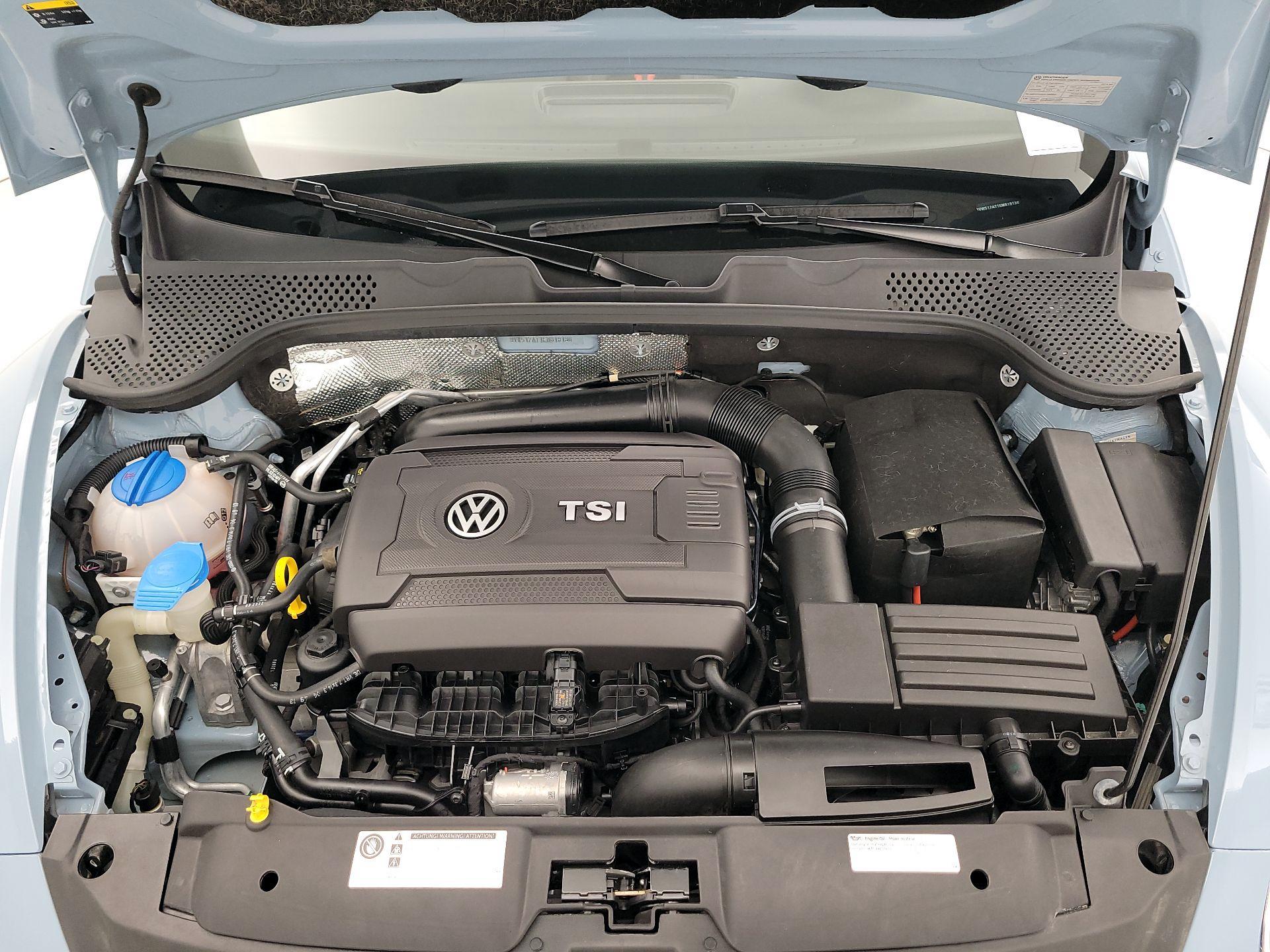 Thumbnail: 2014 Volkswagen Beetle - 20