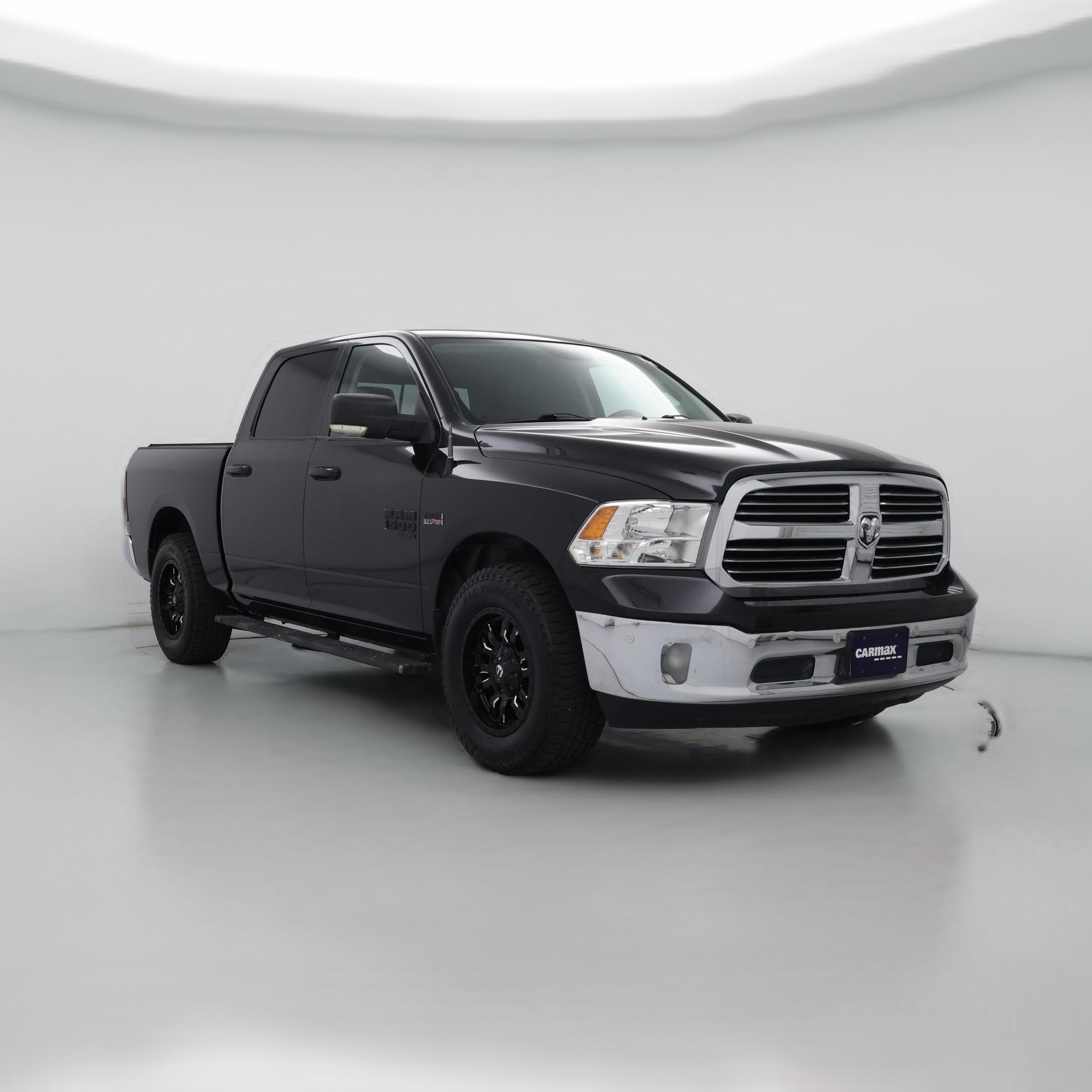 Thumbnail: 2019 RAM 1500 Classic - 1