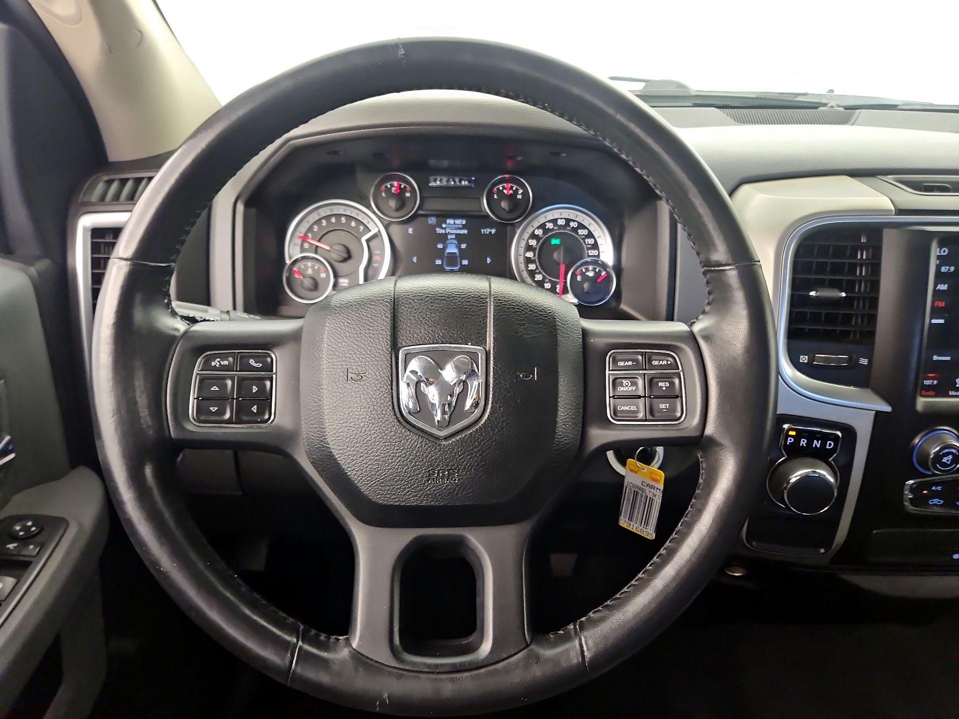 Thumbnail: 2019 RAM 1500 Classic - 10