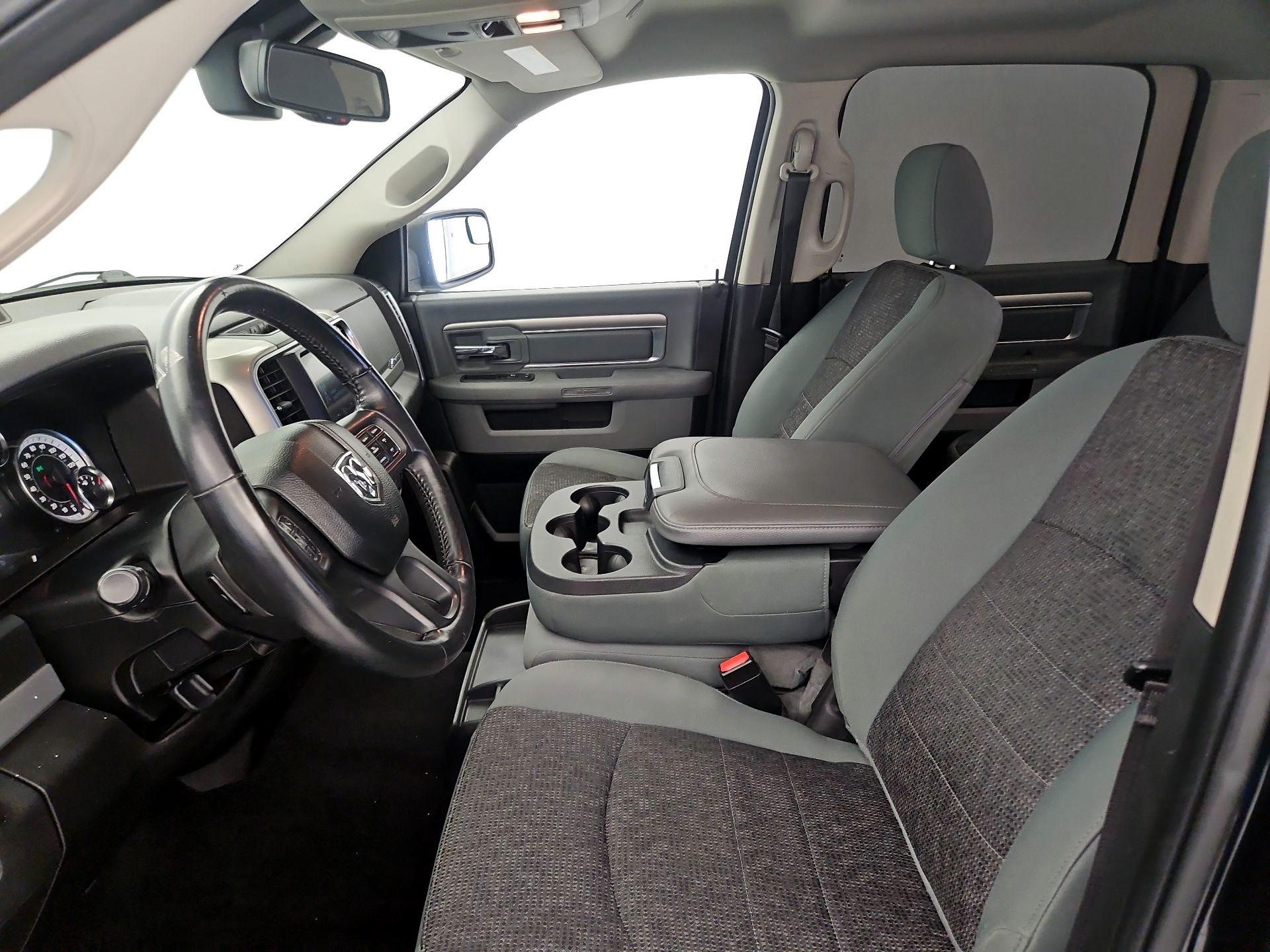 Thumbnail: 2019 RAM 1500 Classic - 11
