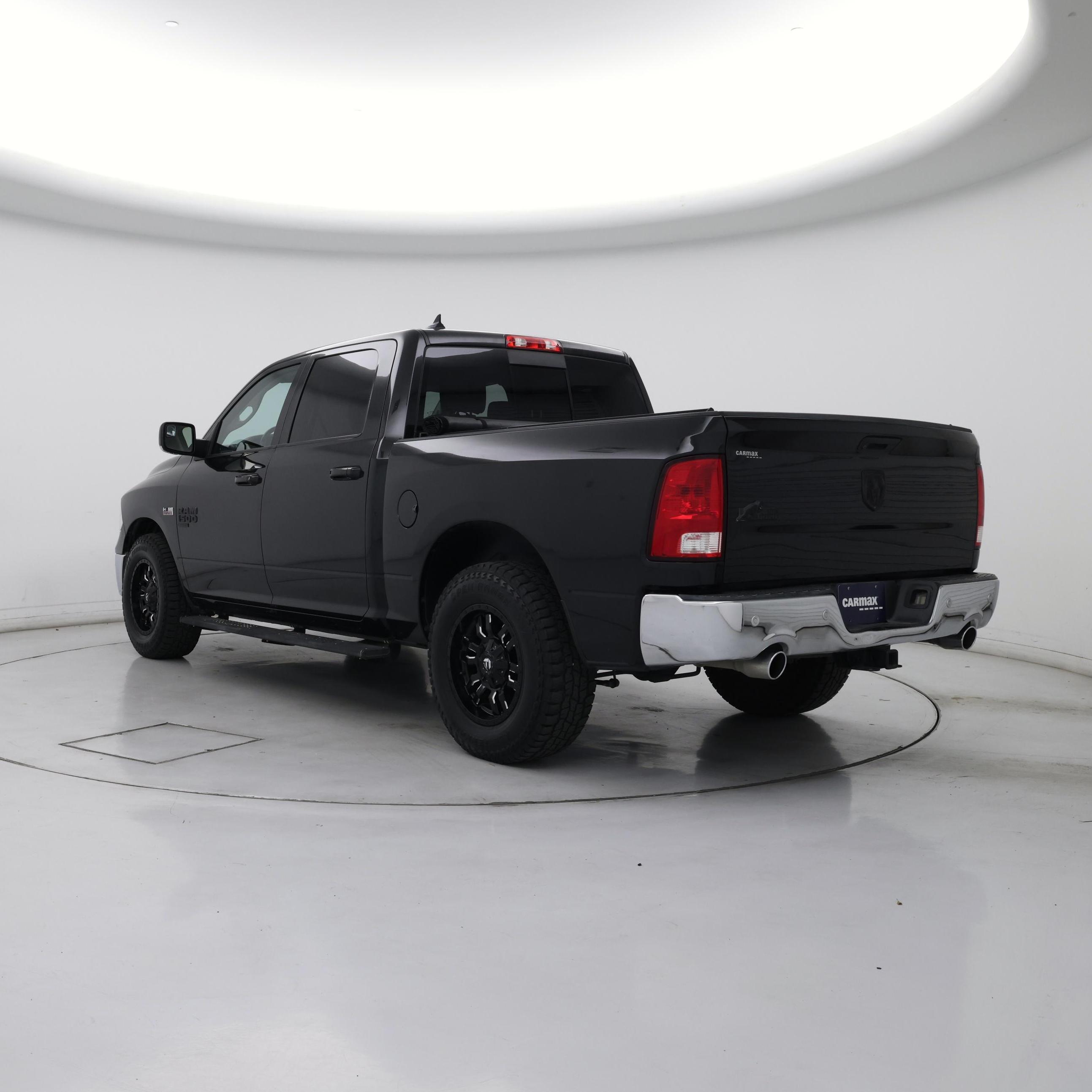 Thumbnail: 2019 RAM 1500 Classic - 2