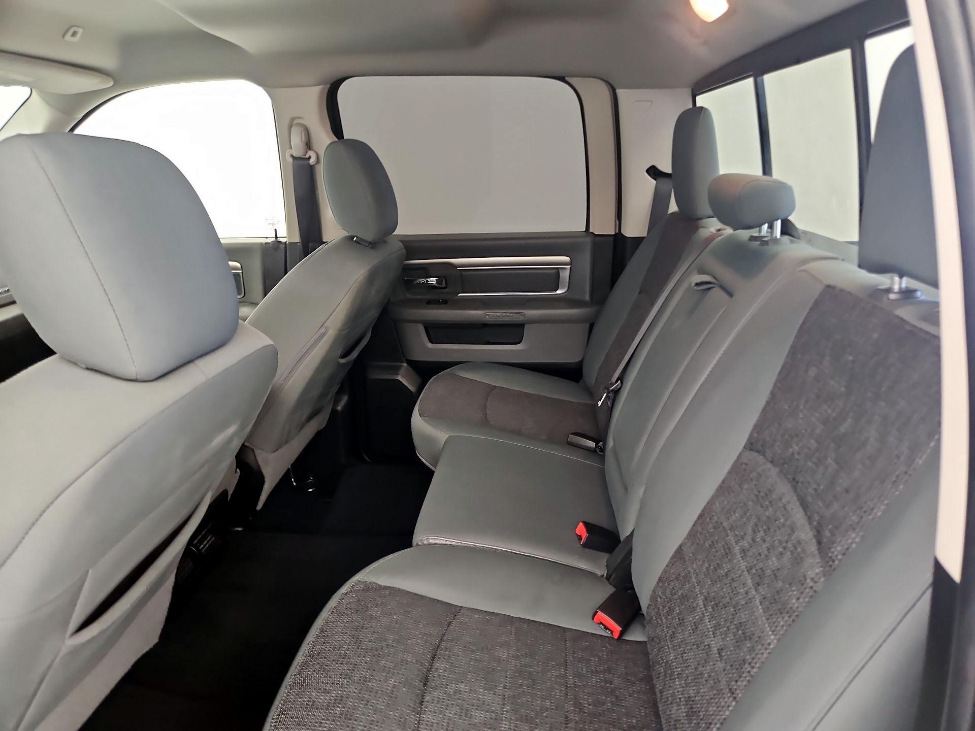 Thumbnail: 2019 RAM 1500 Classic - 19