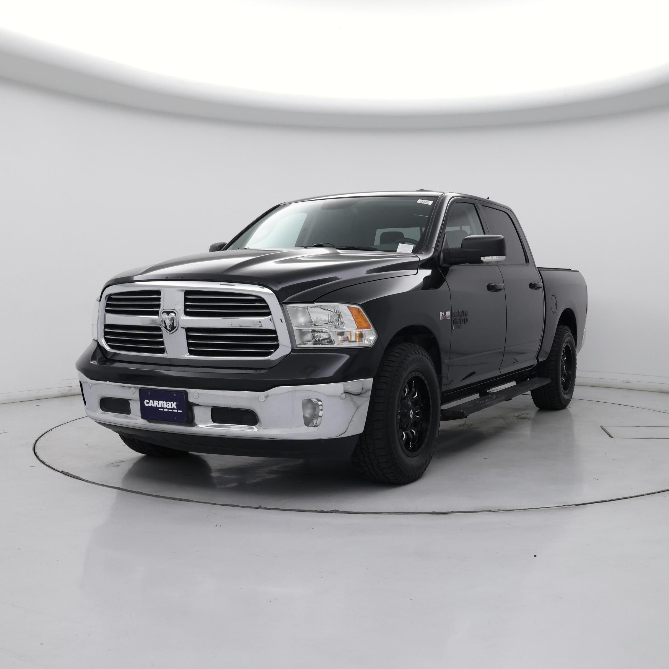 Thumbnail: 2019 RAM 1500 Classic - 4