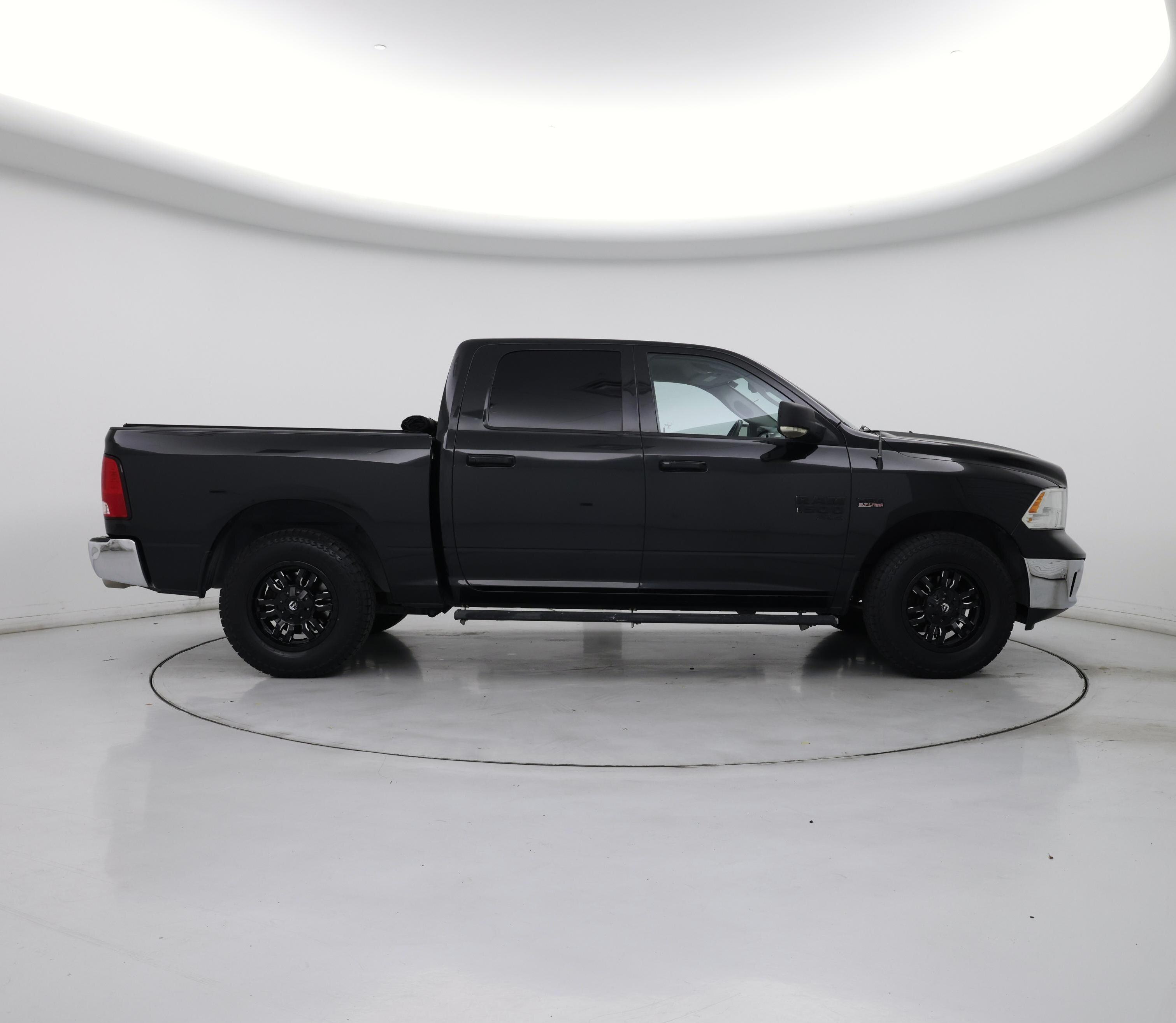 Thumbnail: 2019 RAM 1500 Classic - 7