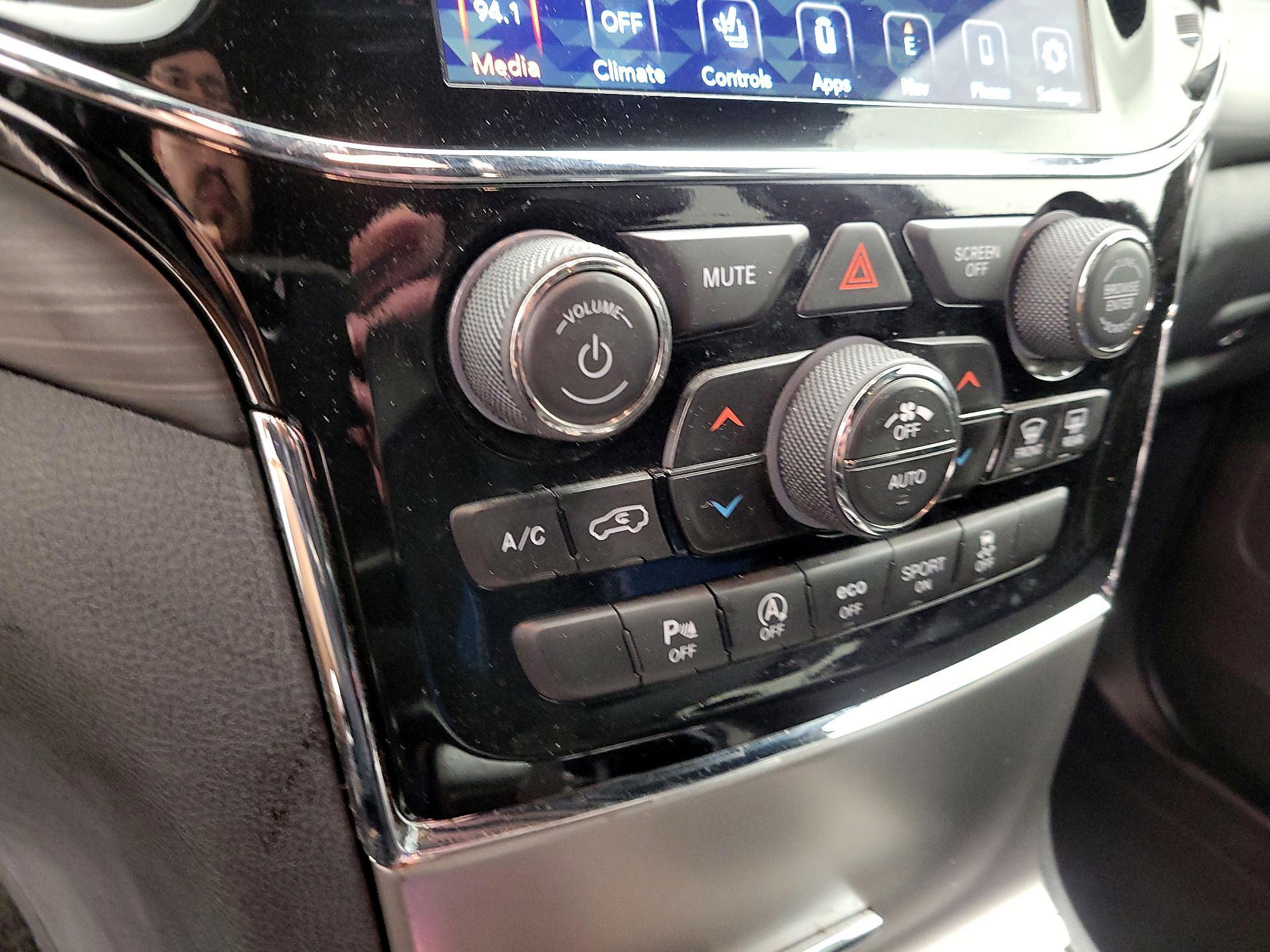 Thumbnail: 2021 Jeep Grand Cherokee - 17