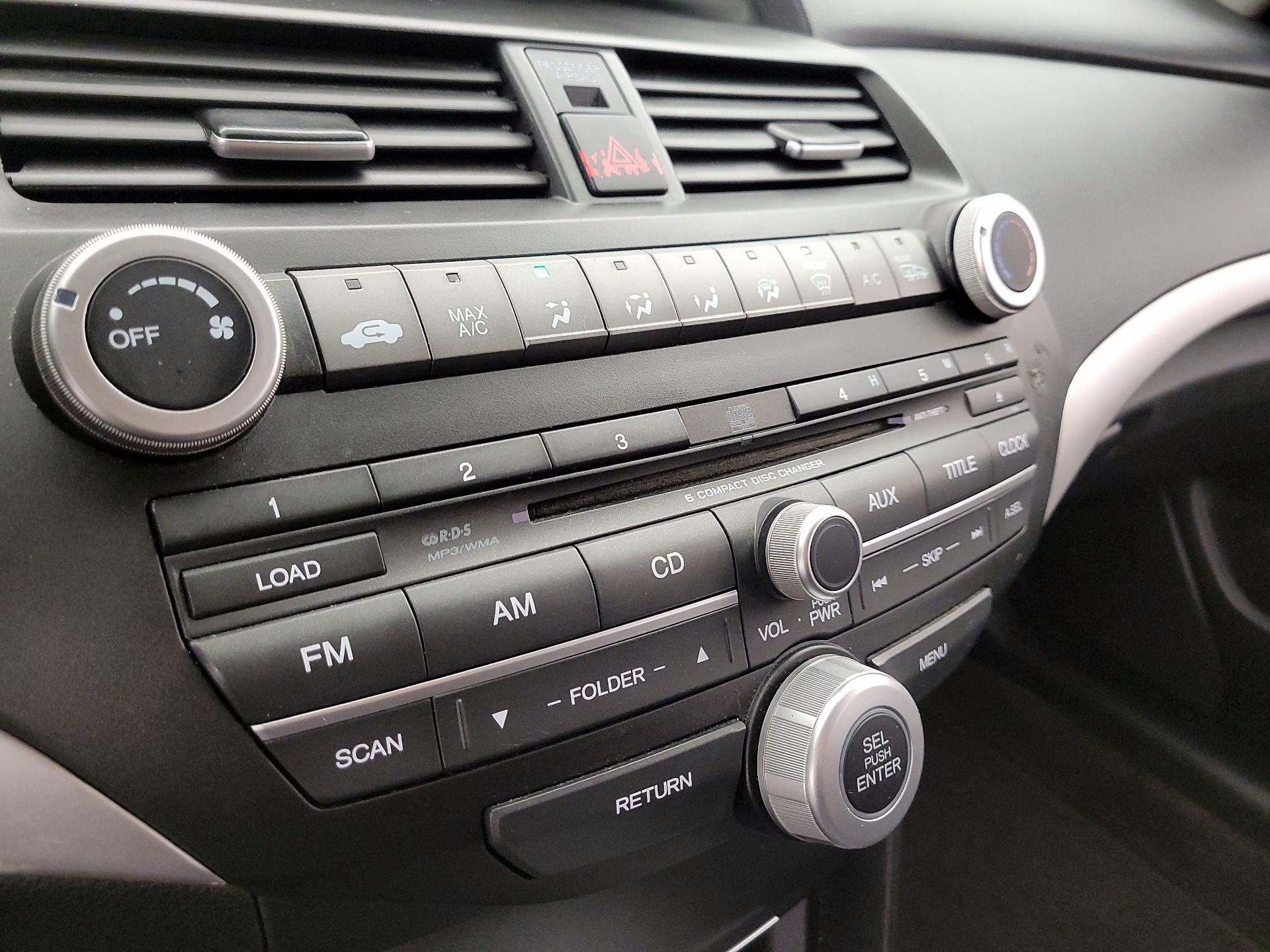 Thumbnail: 2015 Honda Accord Crosstour - 16