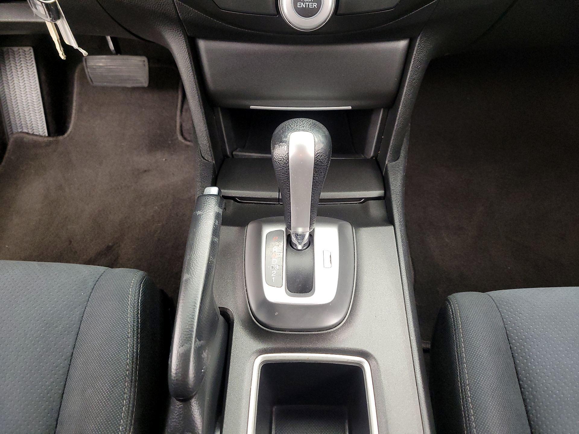 Thumbnail: 2015 Honda Accord Crosstour - 17