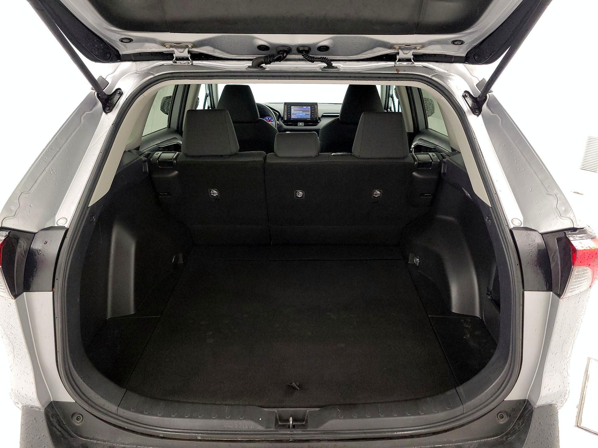 Thumbnail: 2021 Toyota RAV4 - 20