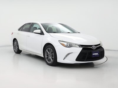 White 2016 Toyota Camry SE