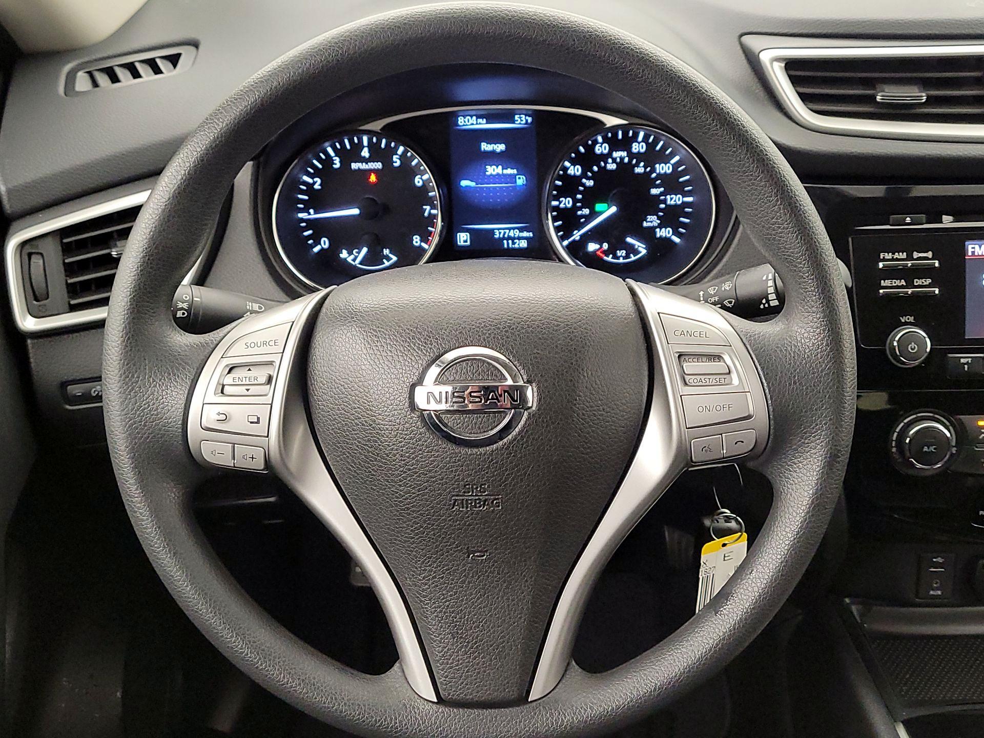 Thumbnail: 2016 Nissan Rogue - 10
