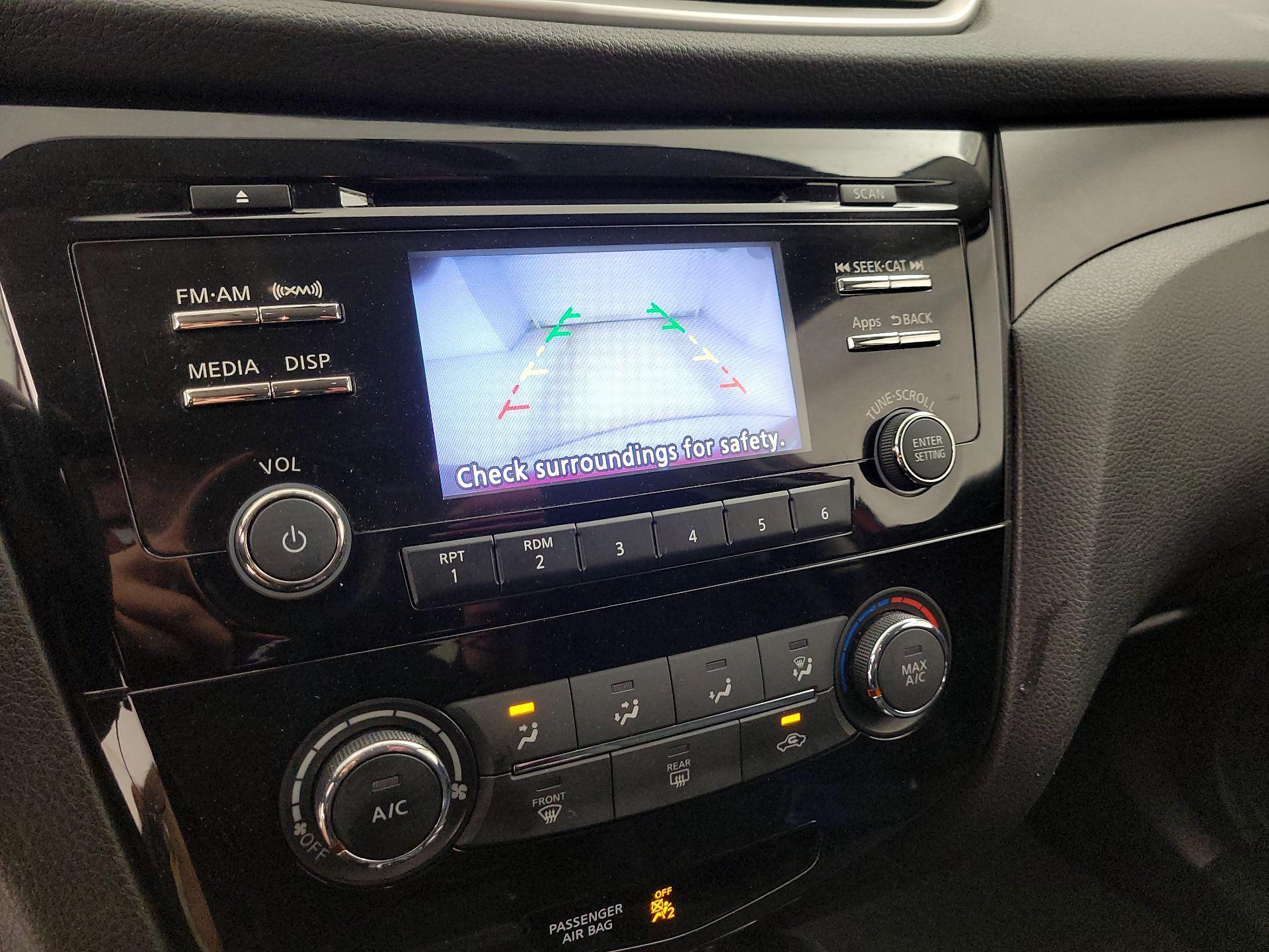 Thumbnail: 2016 Nissan Rogue - 14