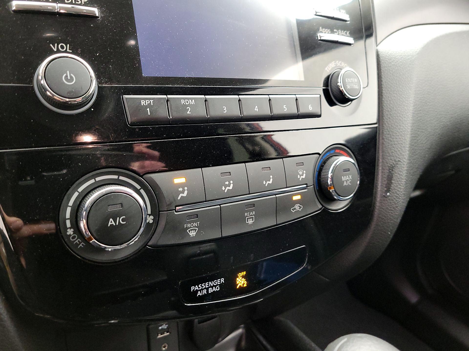 Thumbnail: 2016 Nissan Rogue - 16