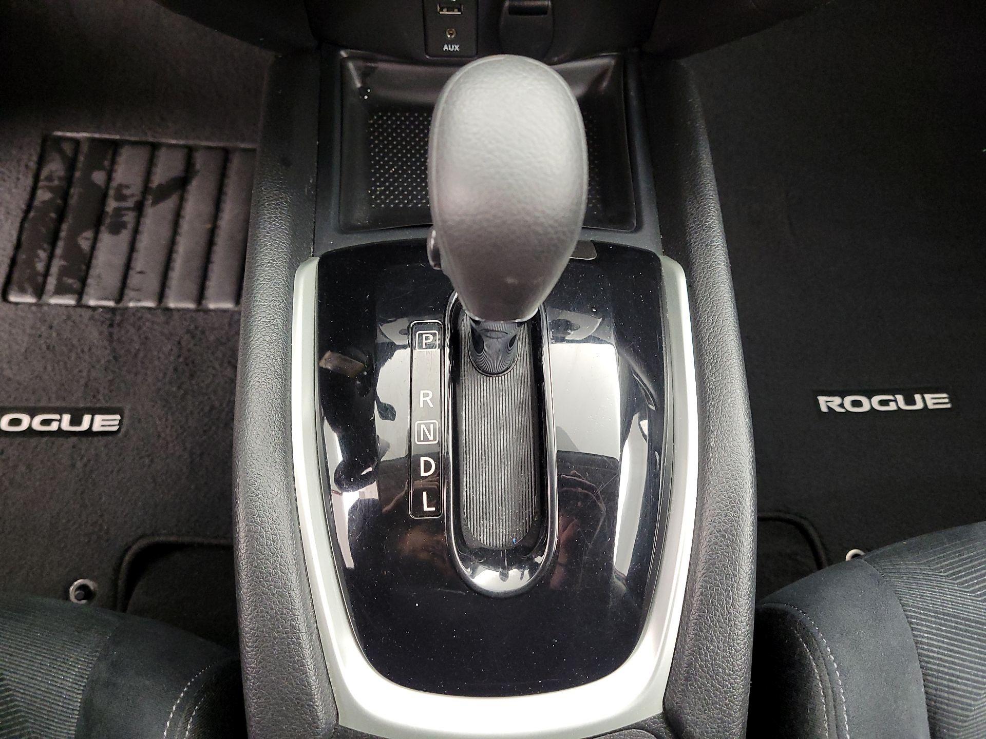 Thumbnail: 2016 Nissan Rogue - 17