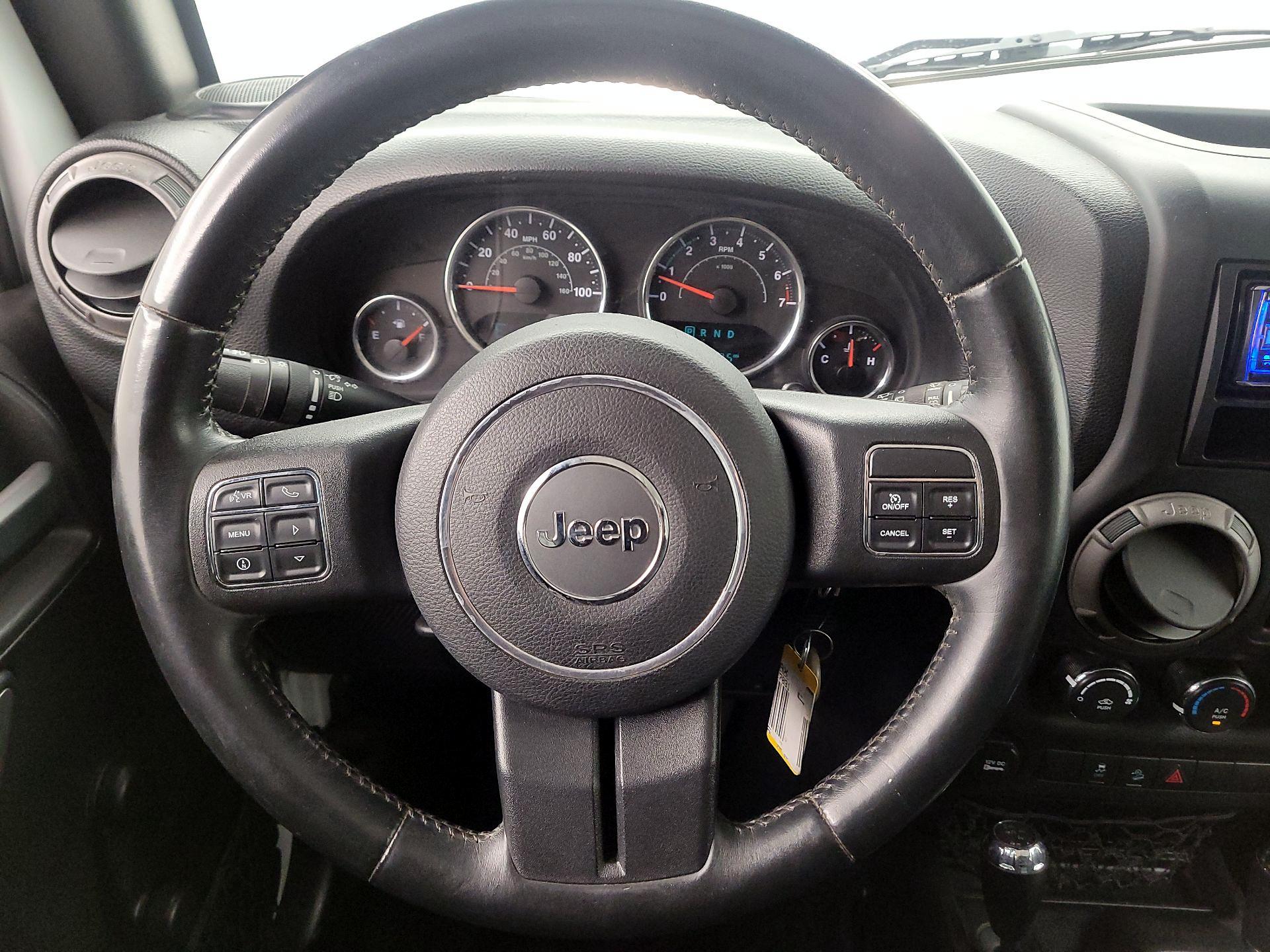 Thumbnail: 2015 Jeep Wrangler - 10