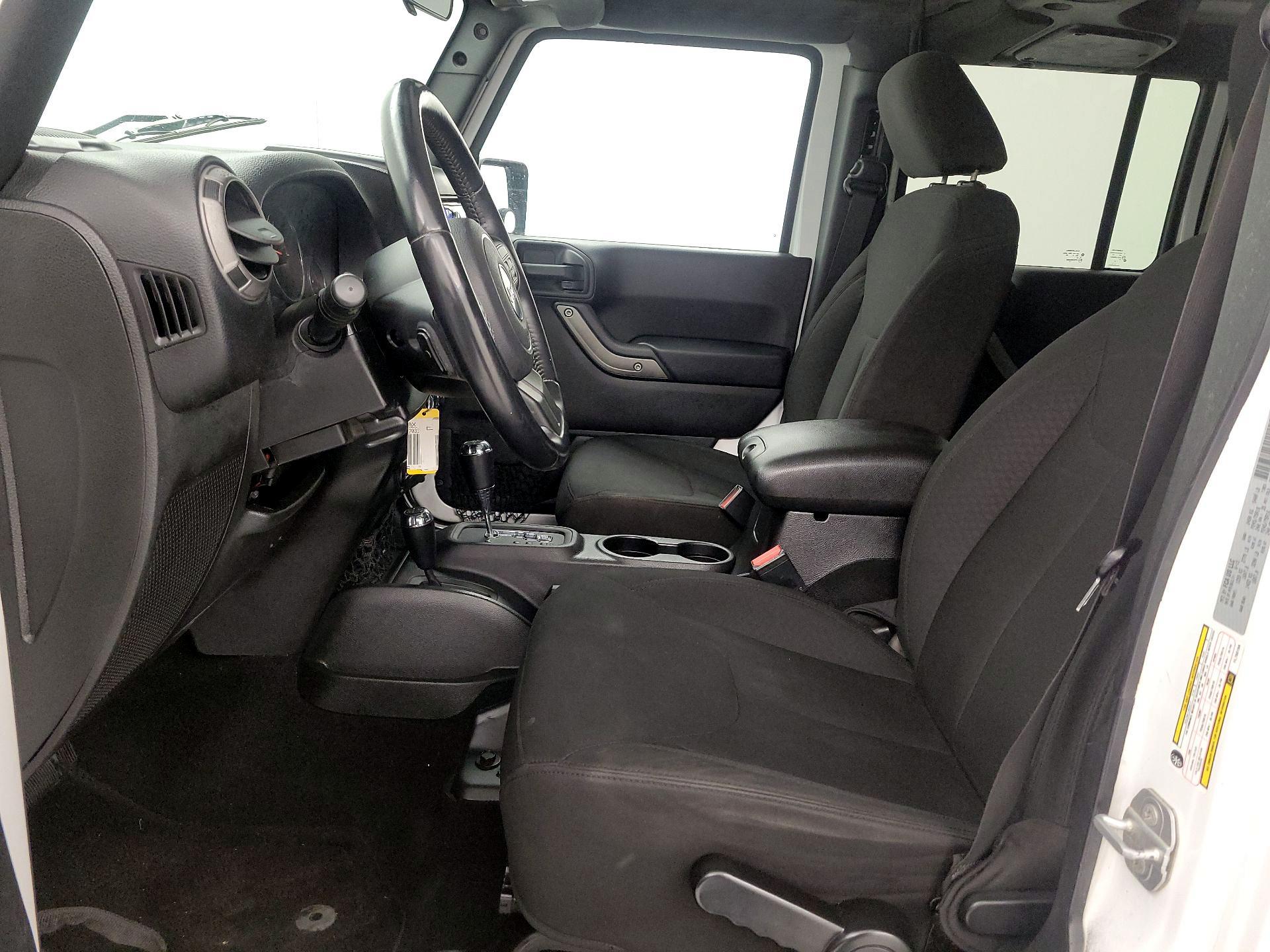 Thumbnail: 2015 Jeep Wrangler - 11