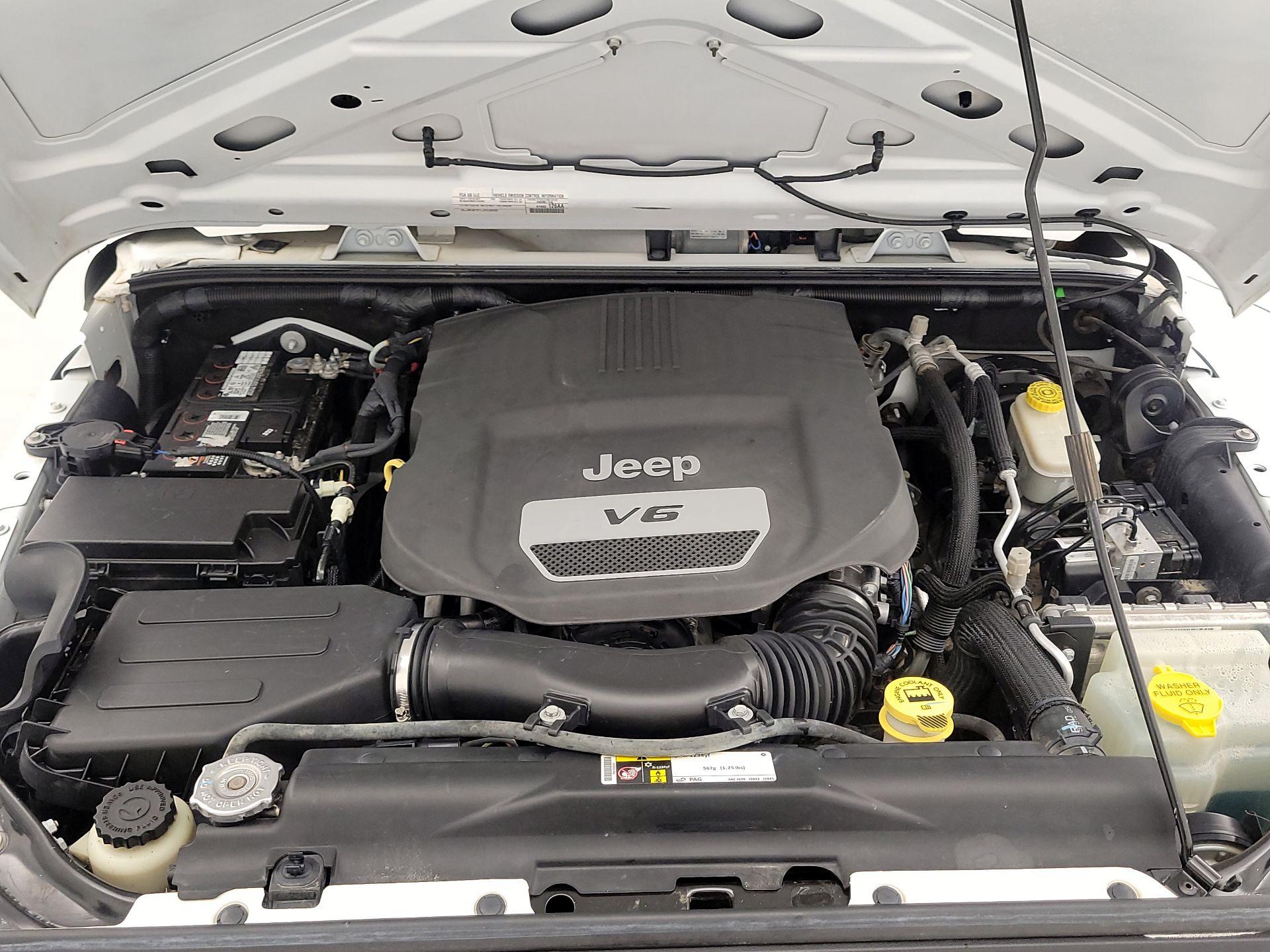 Thumbnail: 2015 Jeep Wrangler - 19