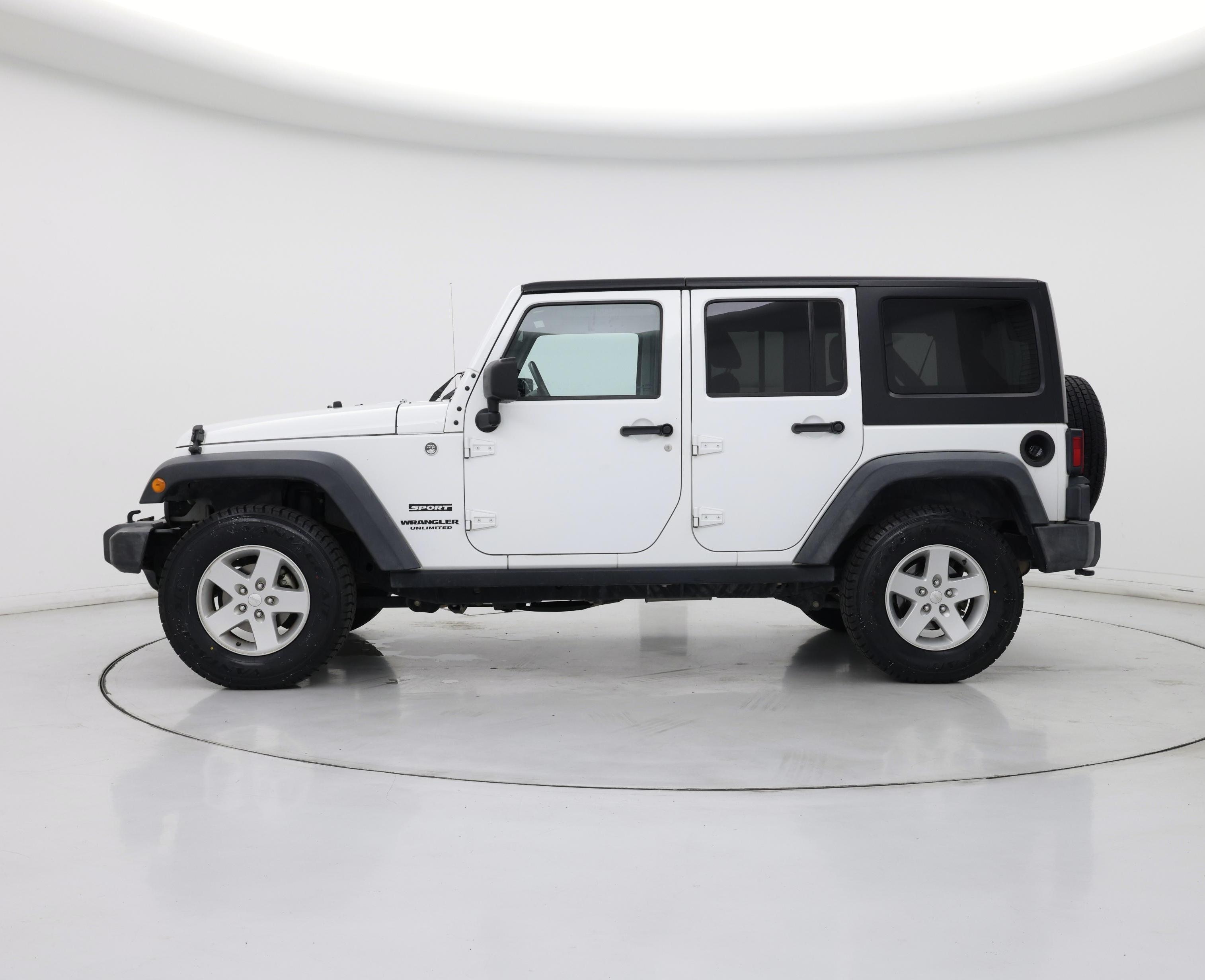 Thumbnail: 2015 Jeep Wrangler - 3