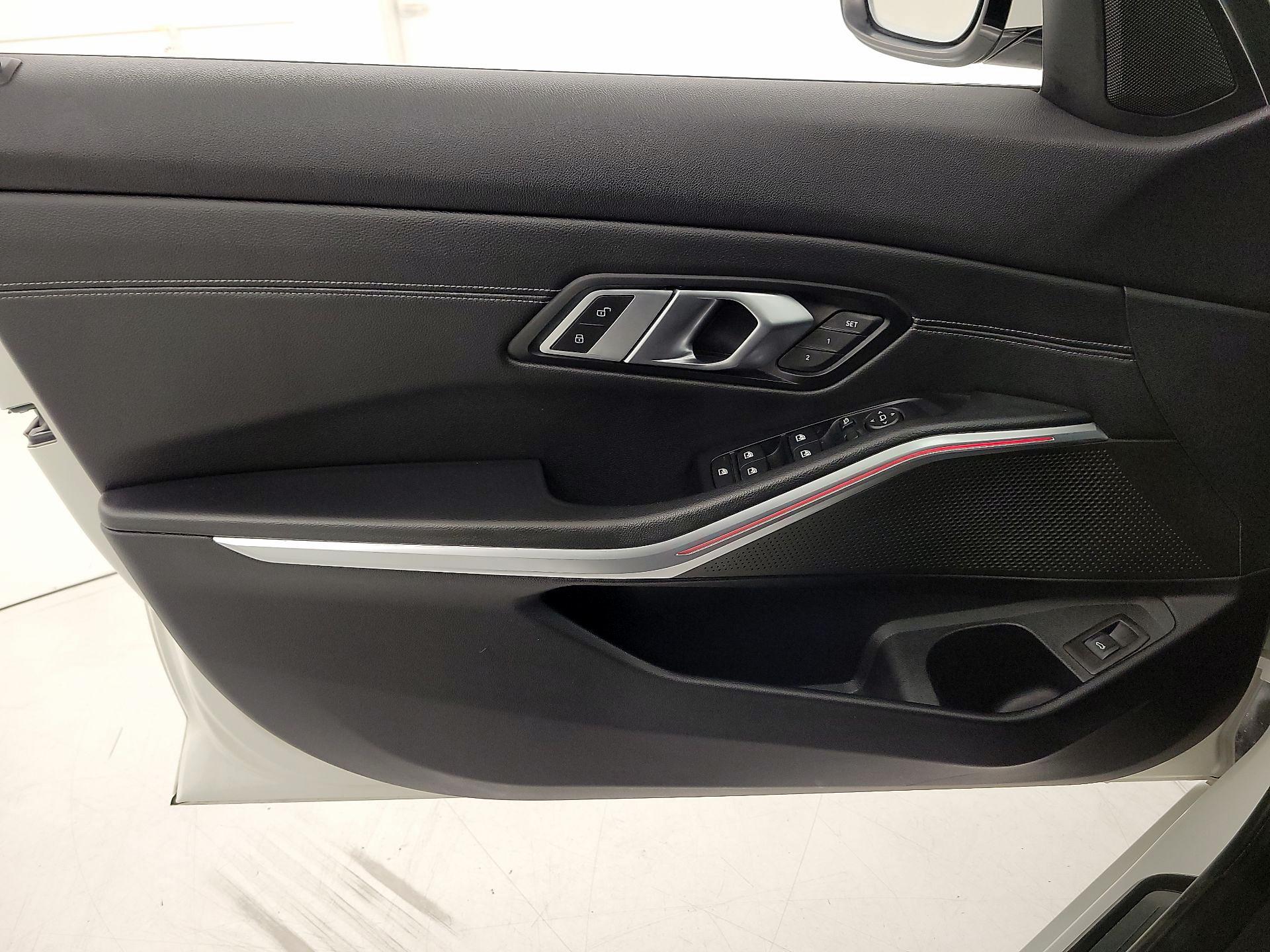 Thumbnail: 2019 BMW 3 Series - 12