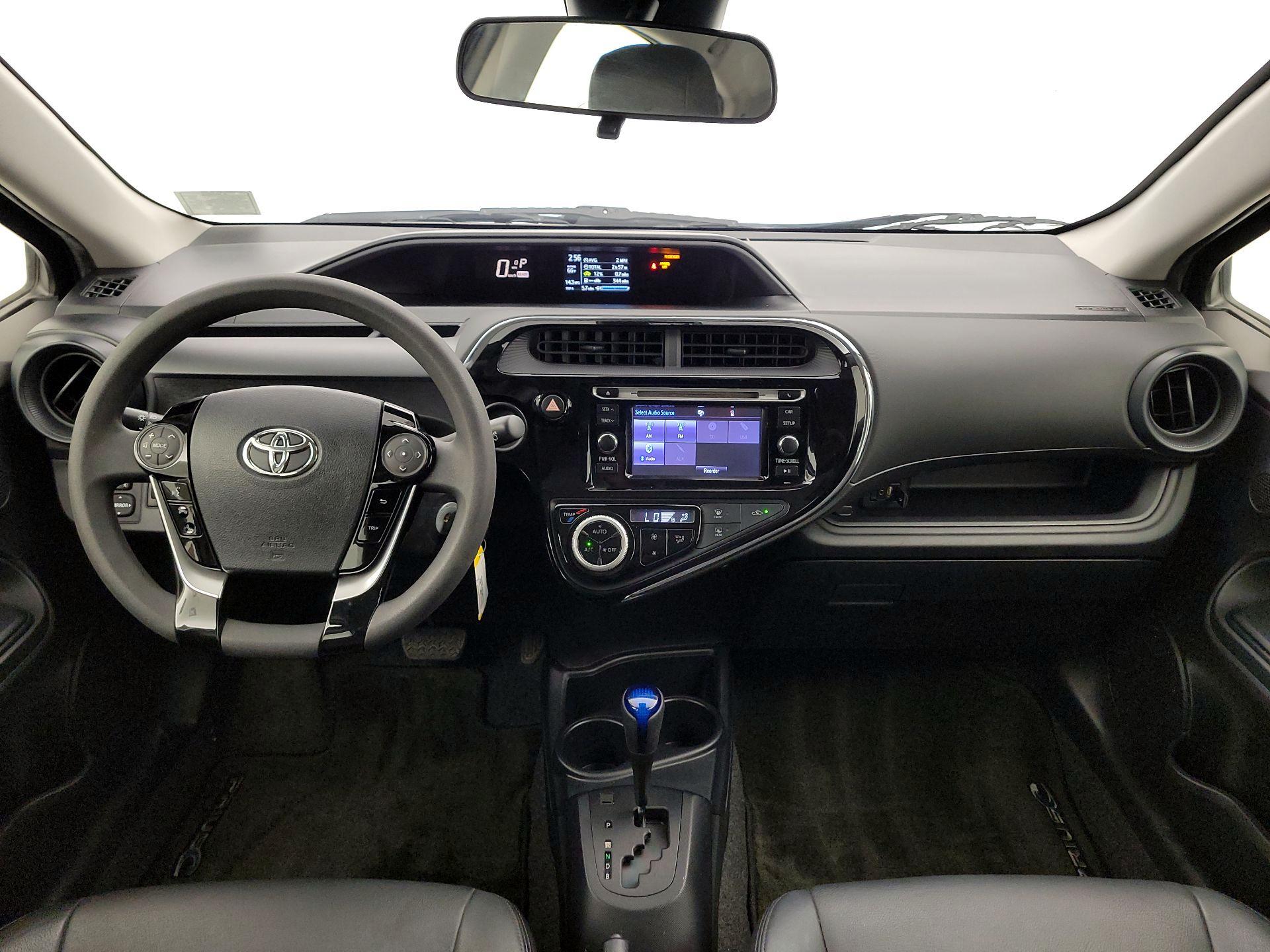 Thumbnail: 2018 Toyota Prius c - 9