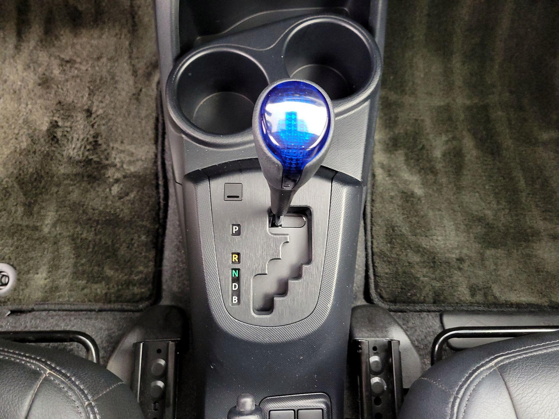 Thumbnail: 2018 Toyota Prius c - 17