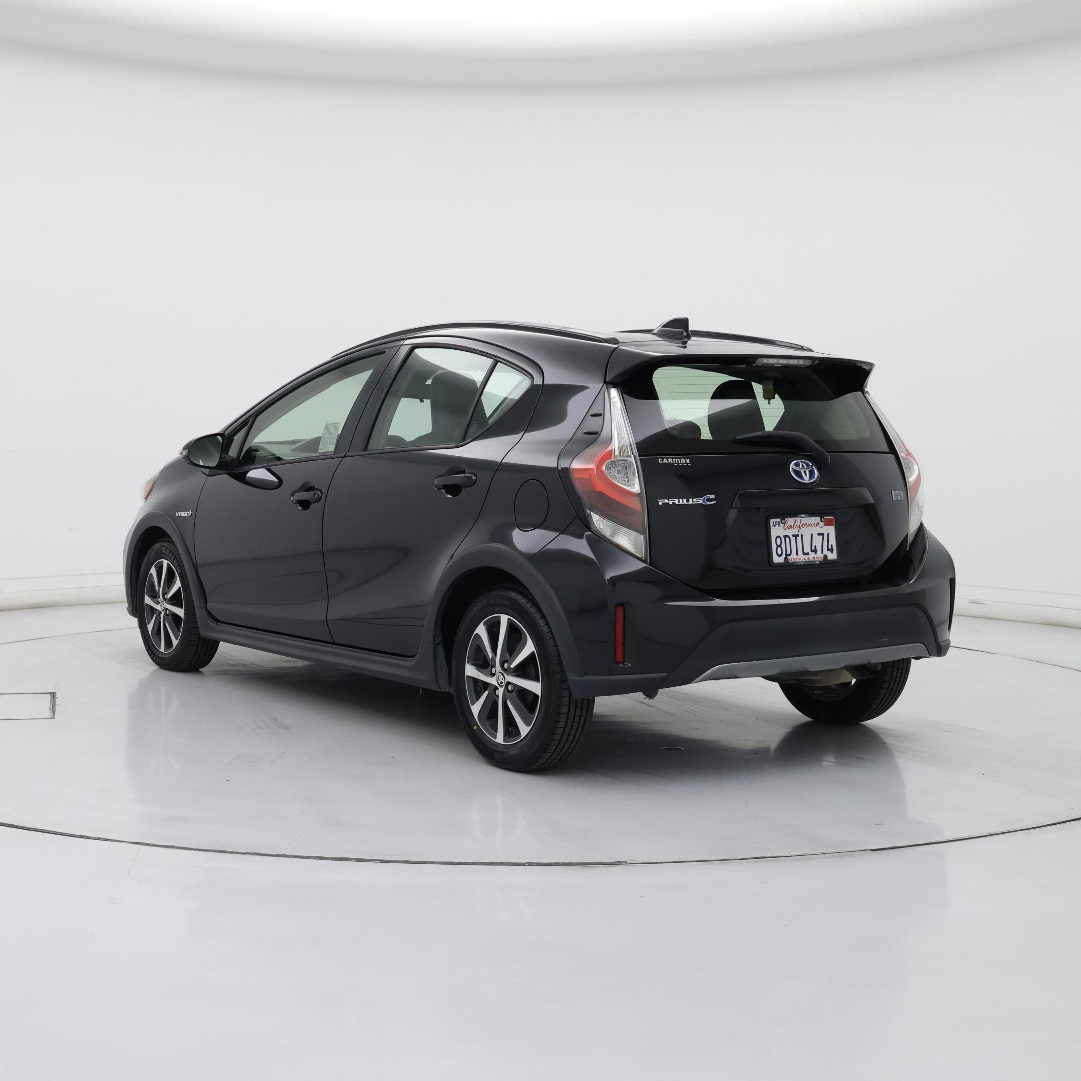 Thumbnail: 2018 Toyota Prius c - 2
