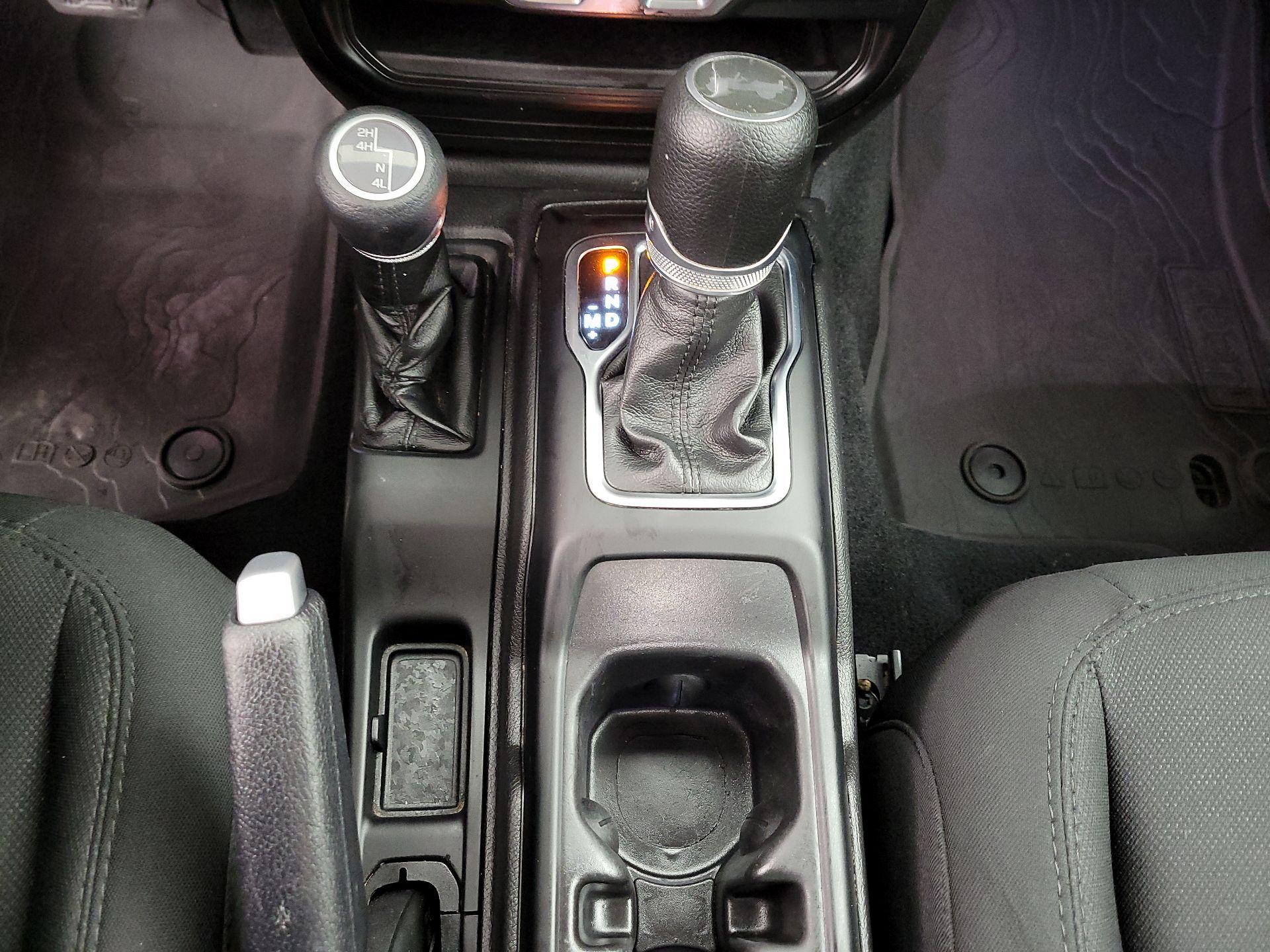 Thumbnail: 2022 Jeep Wrangler - 17