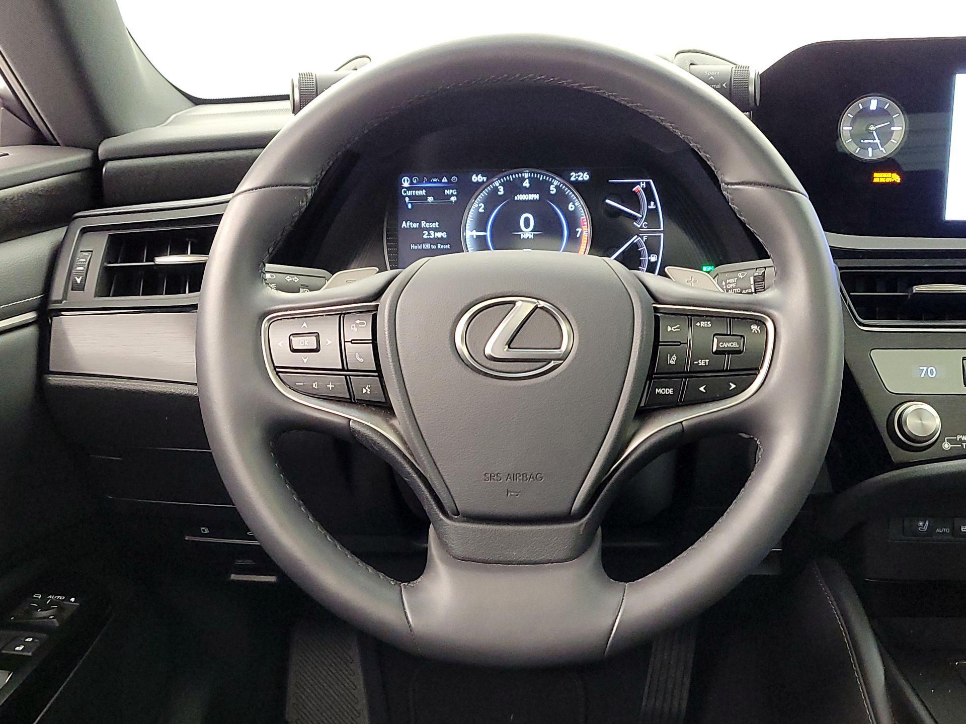 Thumbnail: 2025 Lexus ES - 10