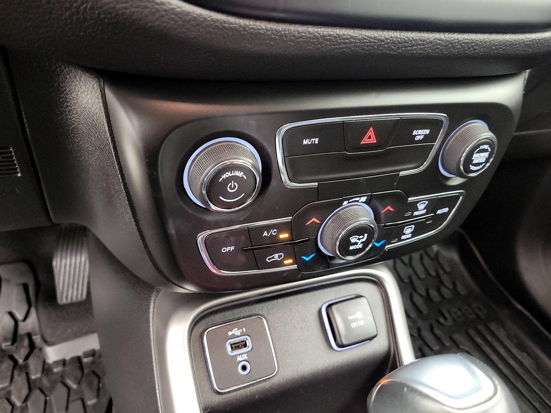 Thumbnail: 2021 Jeep Compass - 16