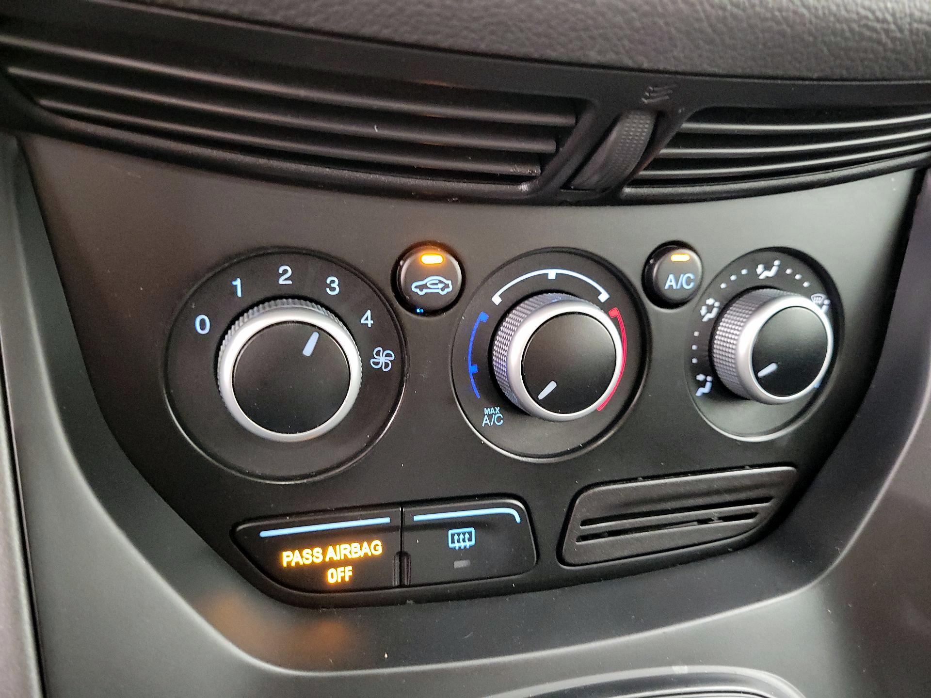 Thumbnail: 2014 Ford Escape - 16