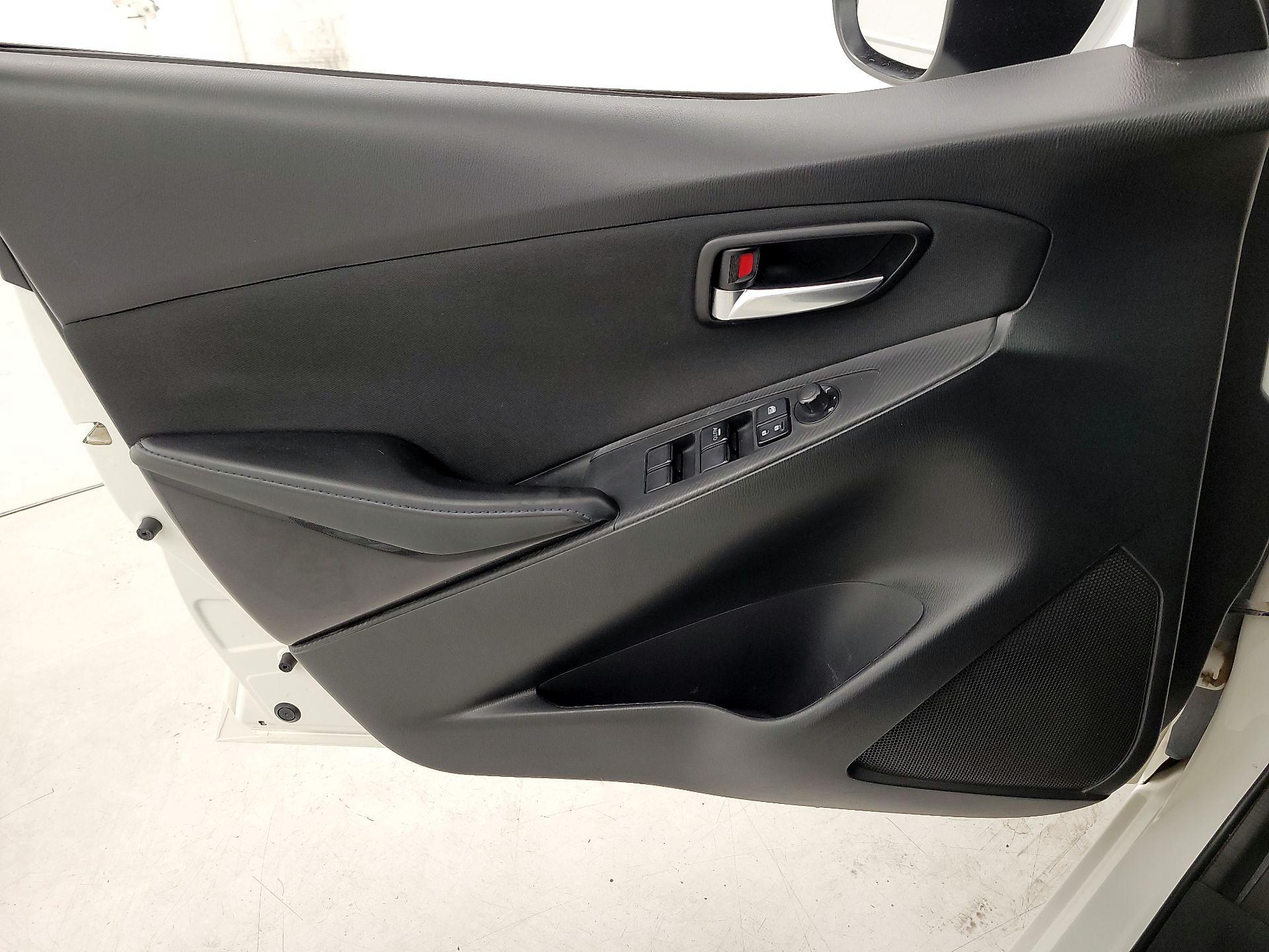 Thumbnail: 2017 Toyota Yaris iA - 12