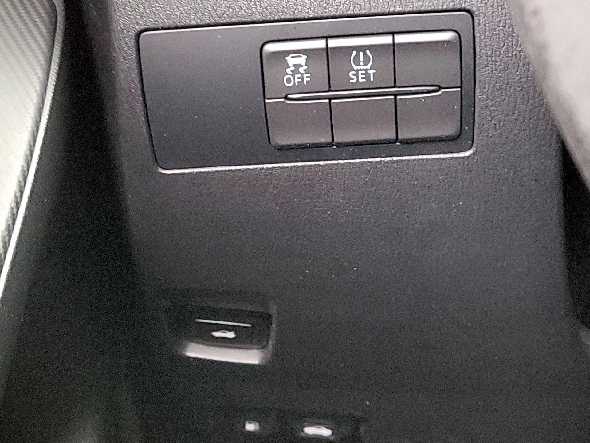 Thumbnail: 2017 Toyota Yaris iA - 13