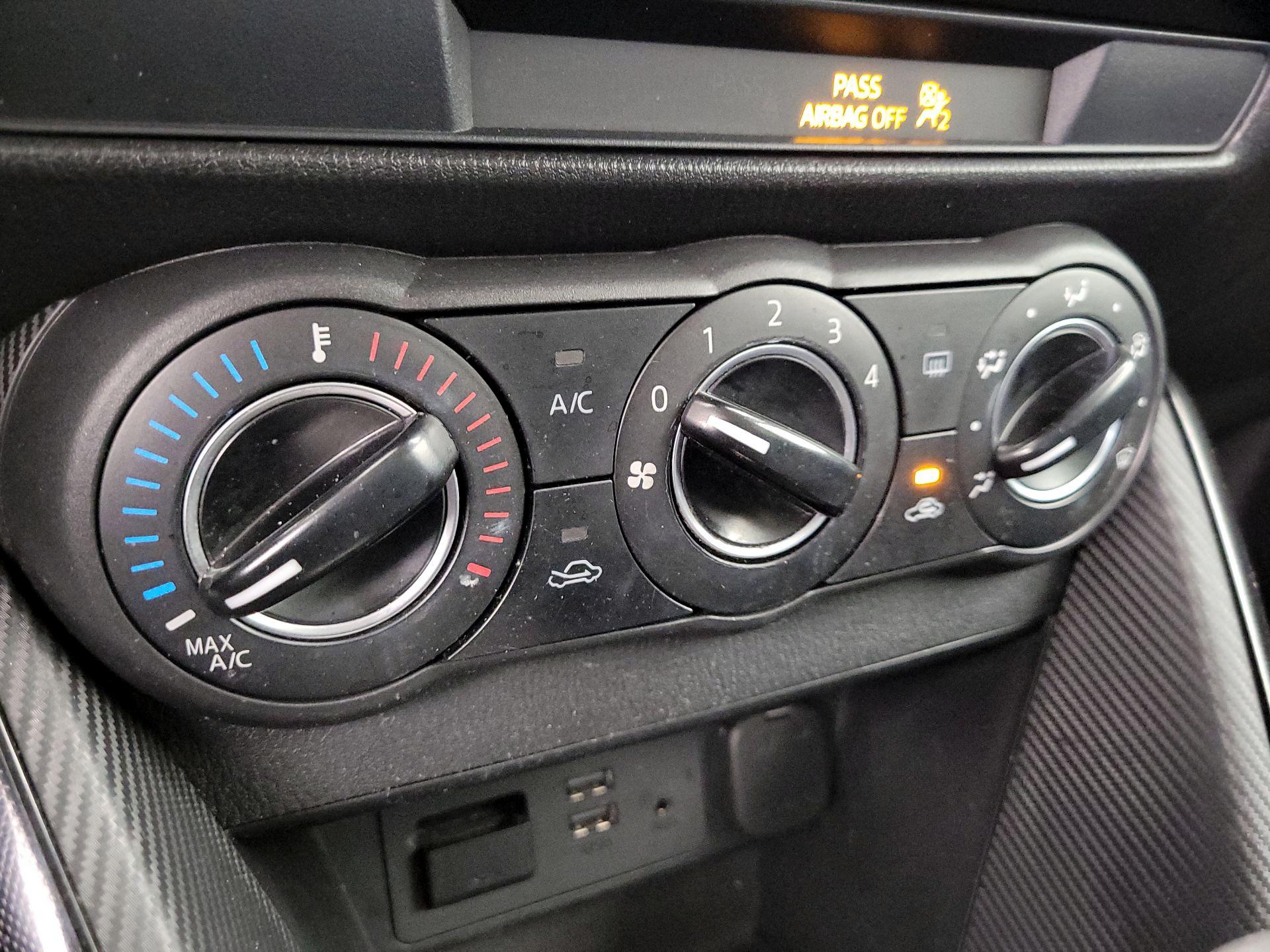 Thumbnail: 2017 Toyota Yaris iA - 16