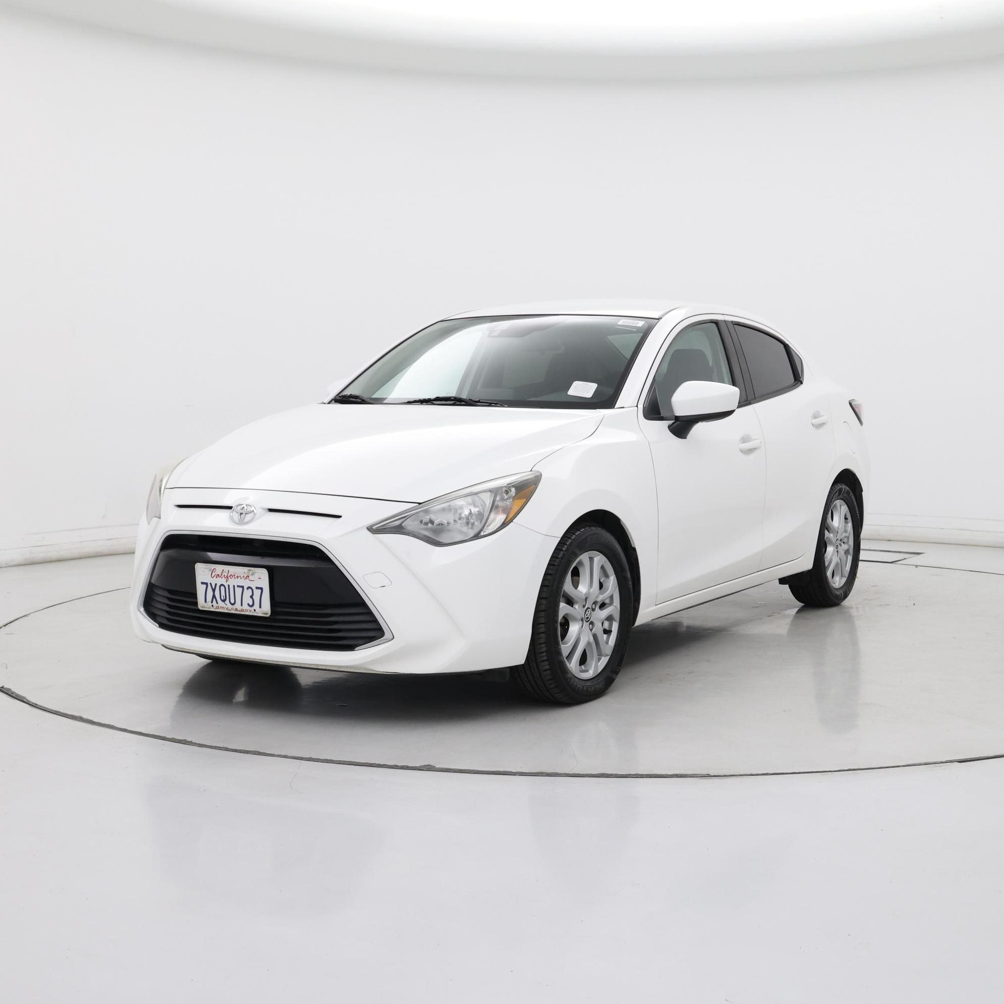 Thumbnail: 2017 Toyota Yaris iA - 4