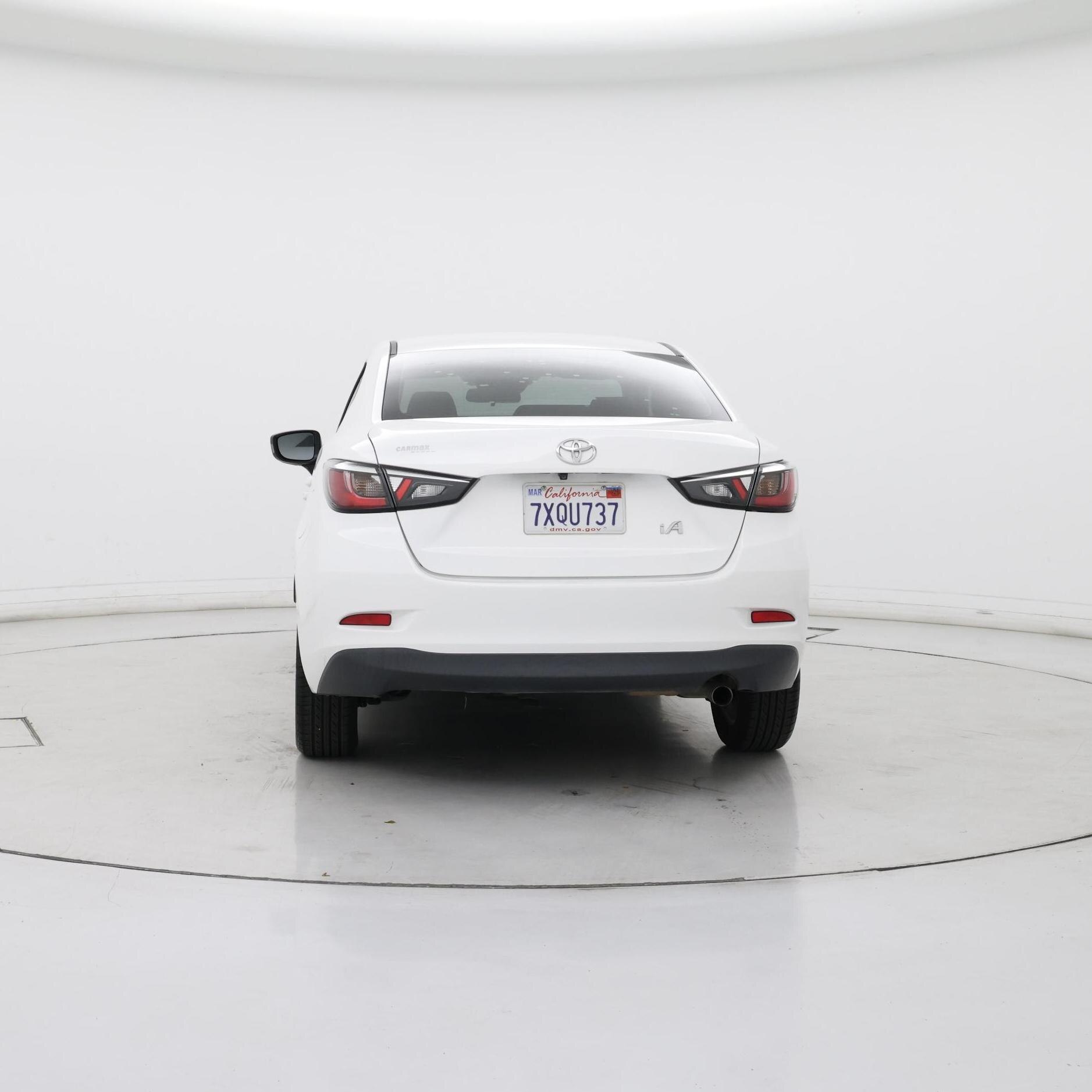 Thumbnail: 2017 Toyota Yaris iA - 6